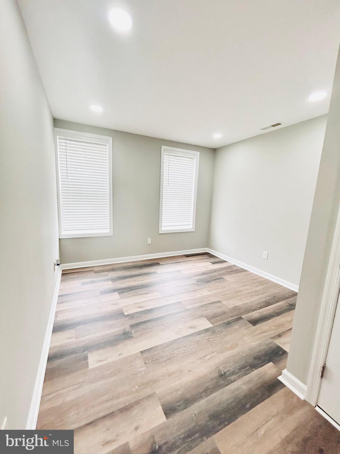 MONDAWMIN - Residential
