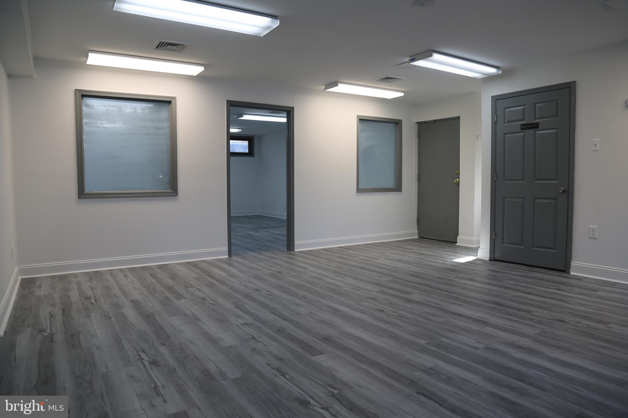 LEIGH CORNERS - Commercial Lease