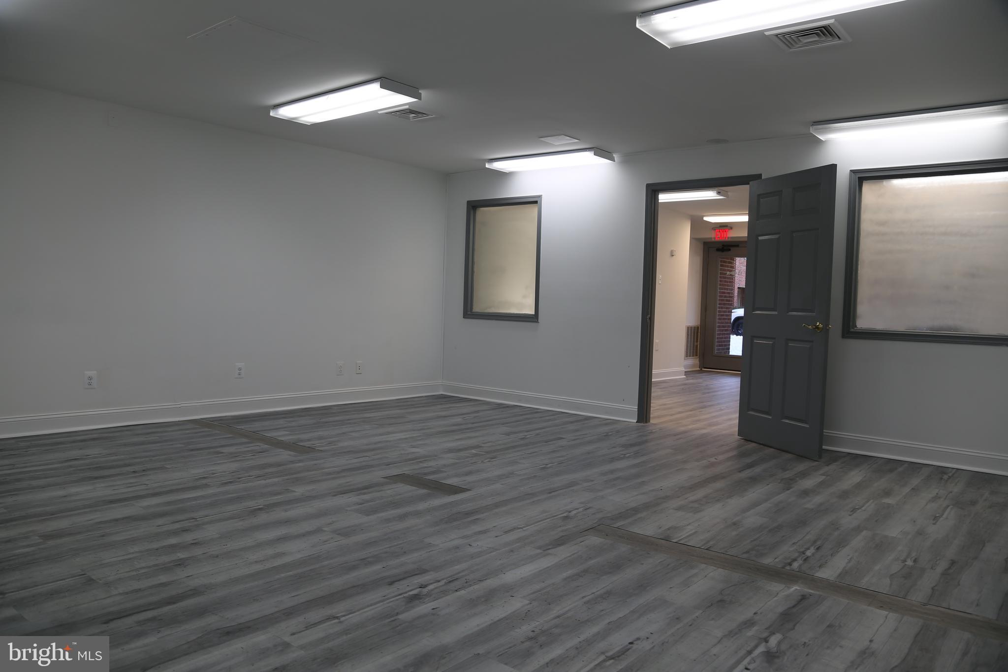 LEIGH CORNERS - Commercial Lease