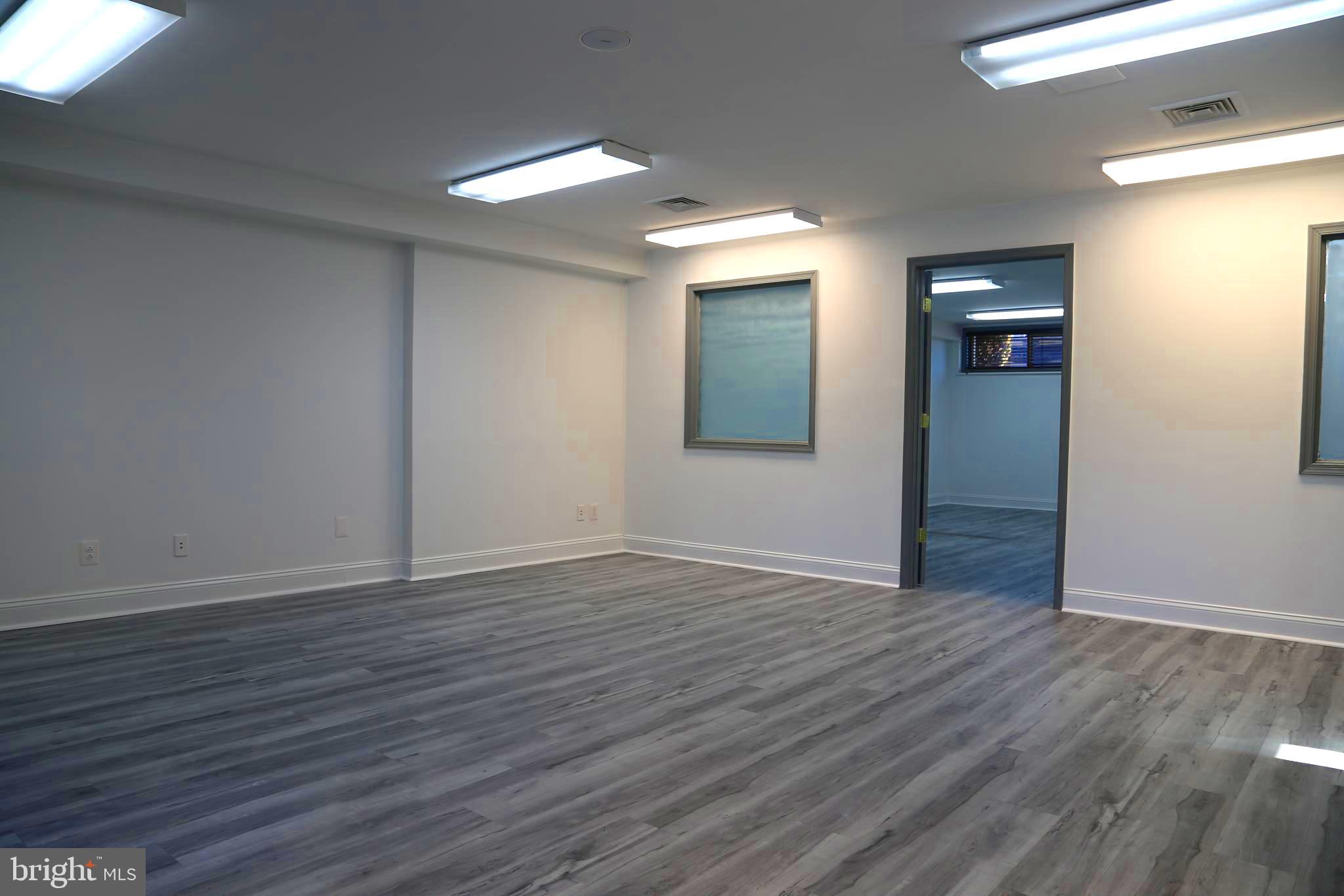 LEIGH CORNERS - Commercial Lease