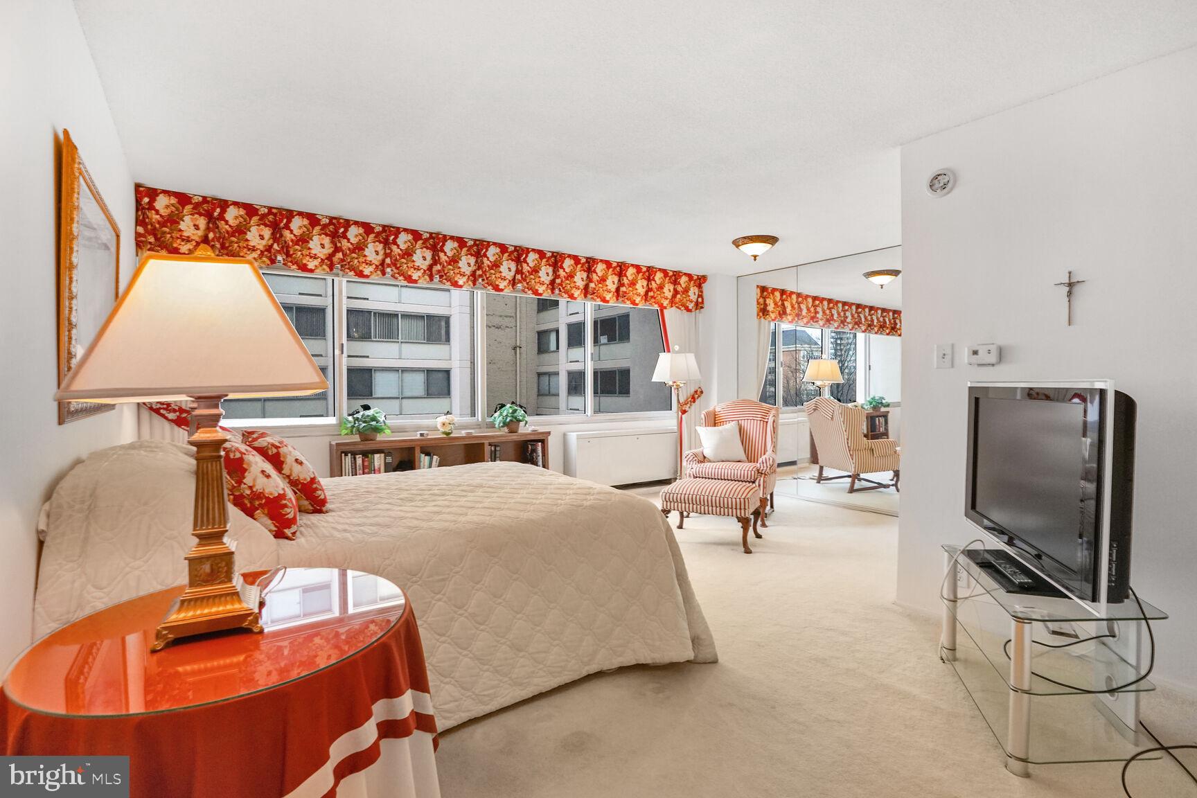 CHEVY CHASE VILLAGE - Residential