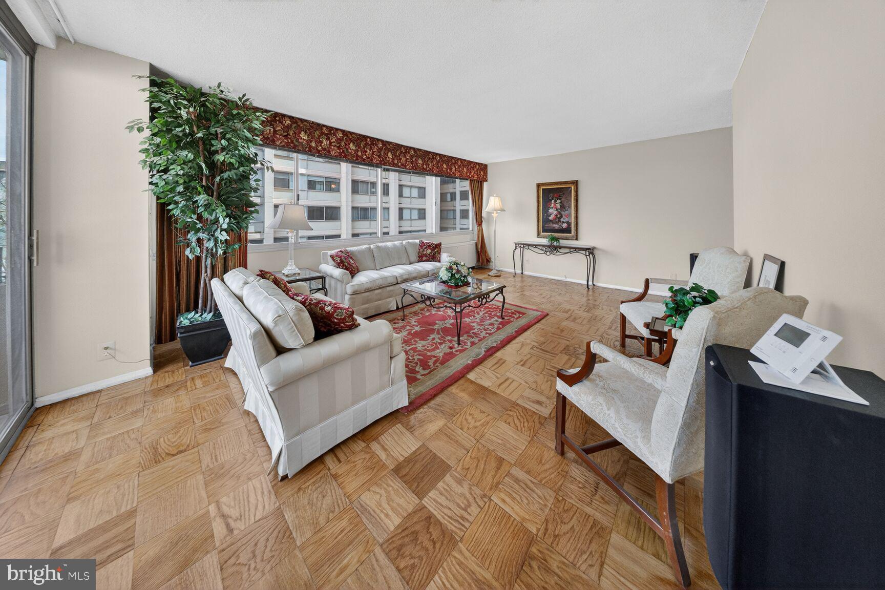 CHEVY CHASE VILLAGE - Residential