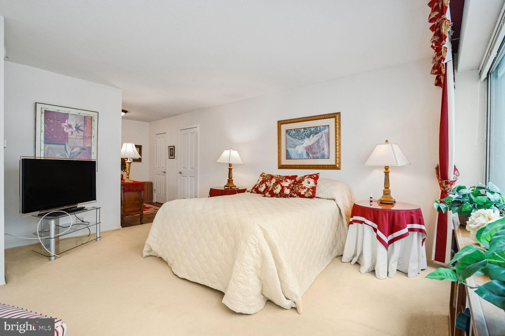 CHEVY CHASE VILLAGE - Residential