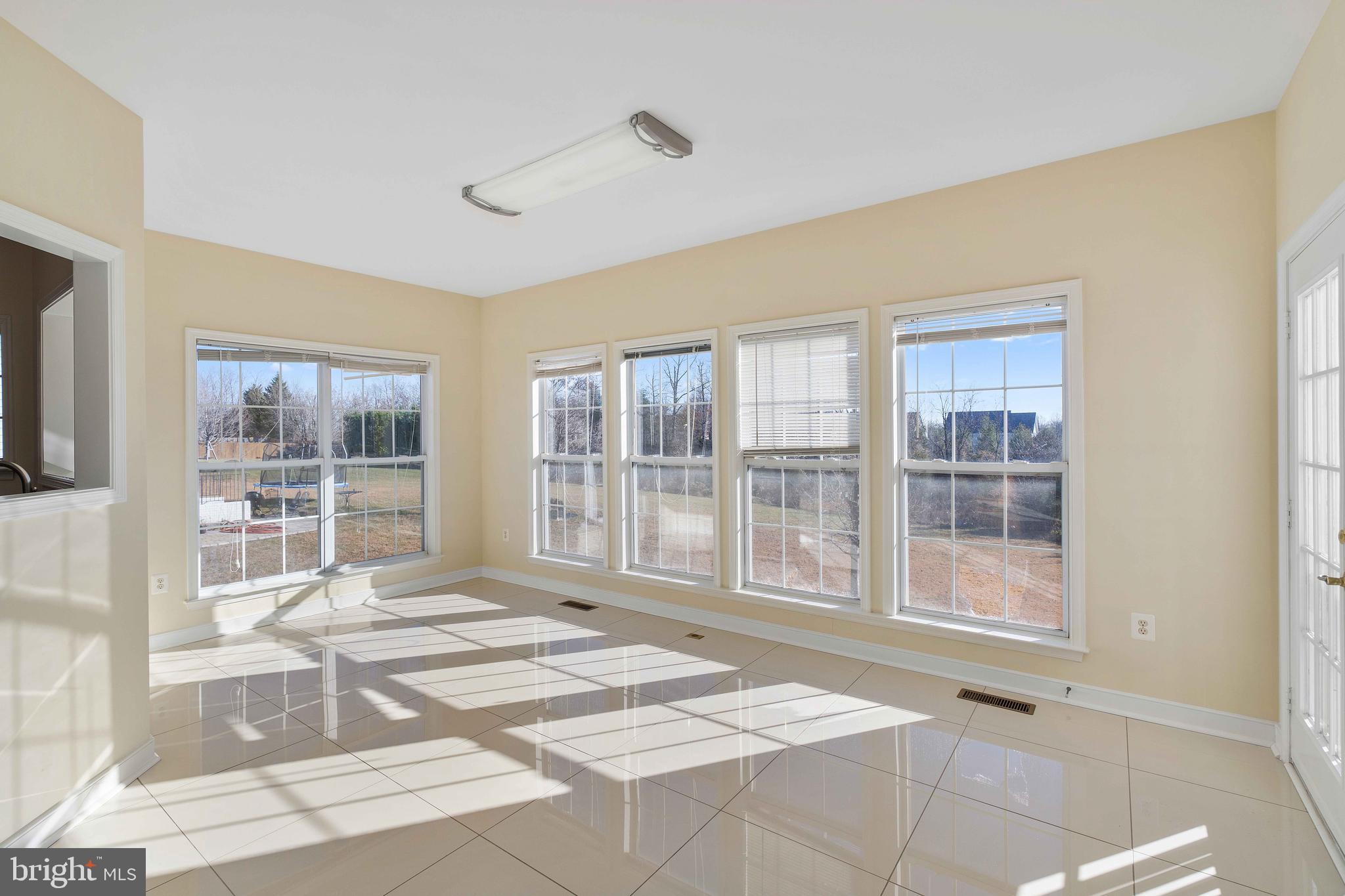 RIDGEFIELD - Residential