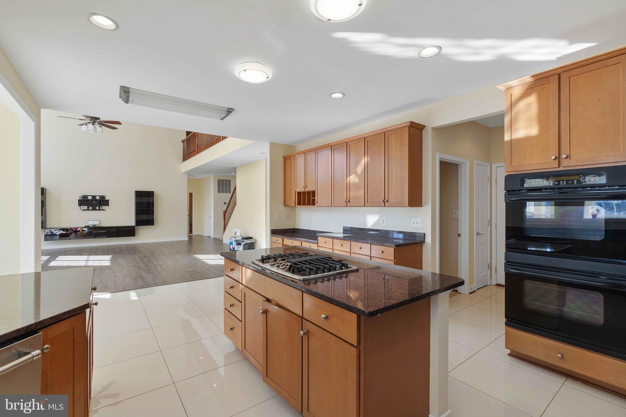 RIDGEFIELD - Residential