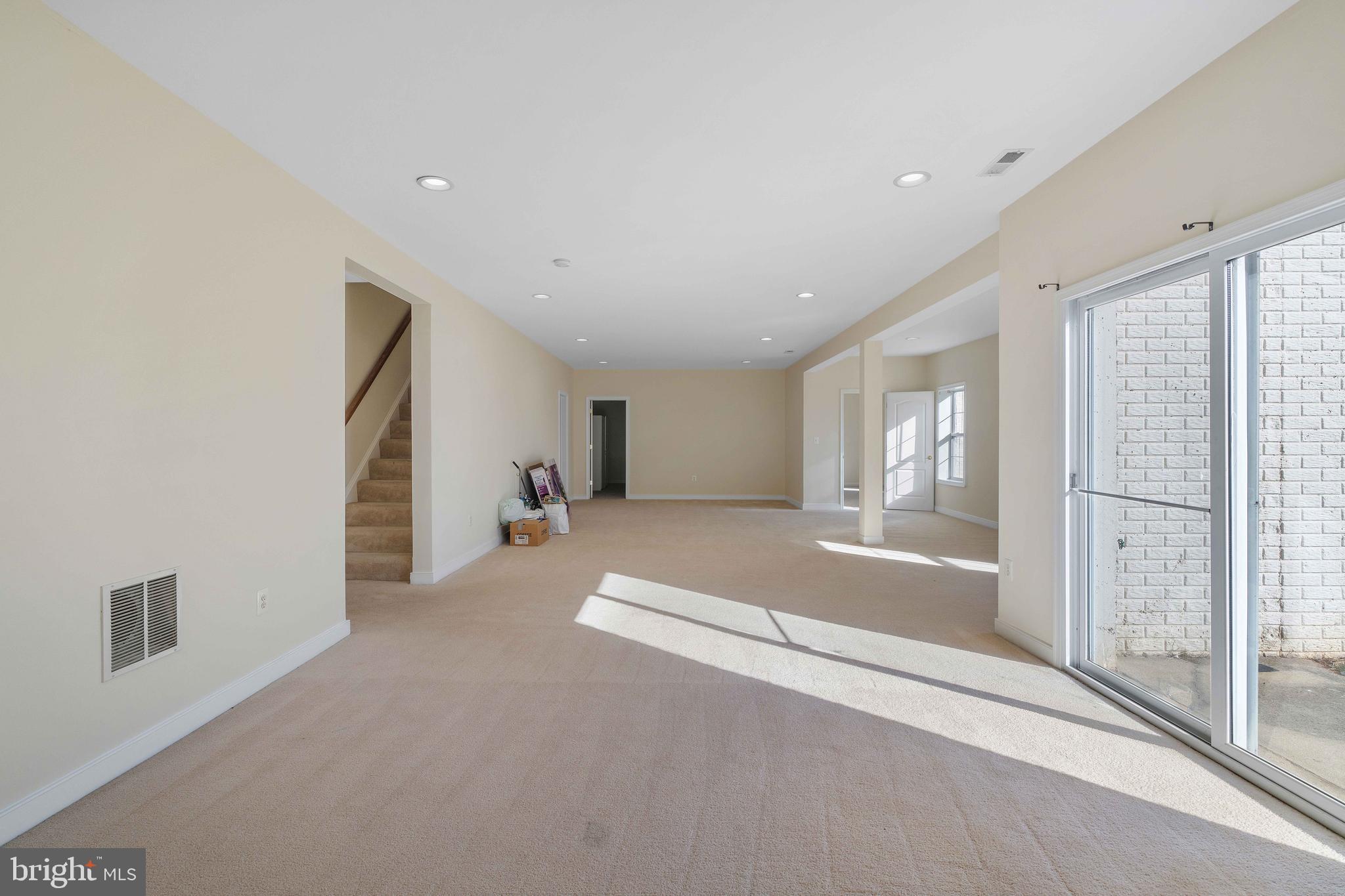 RIDGEFIELD - Residential