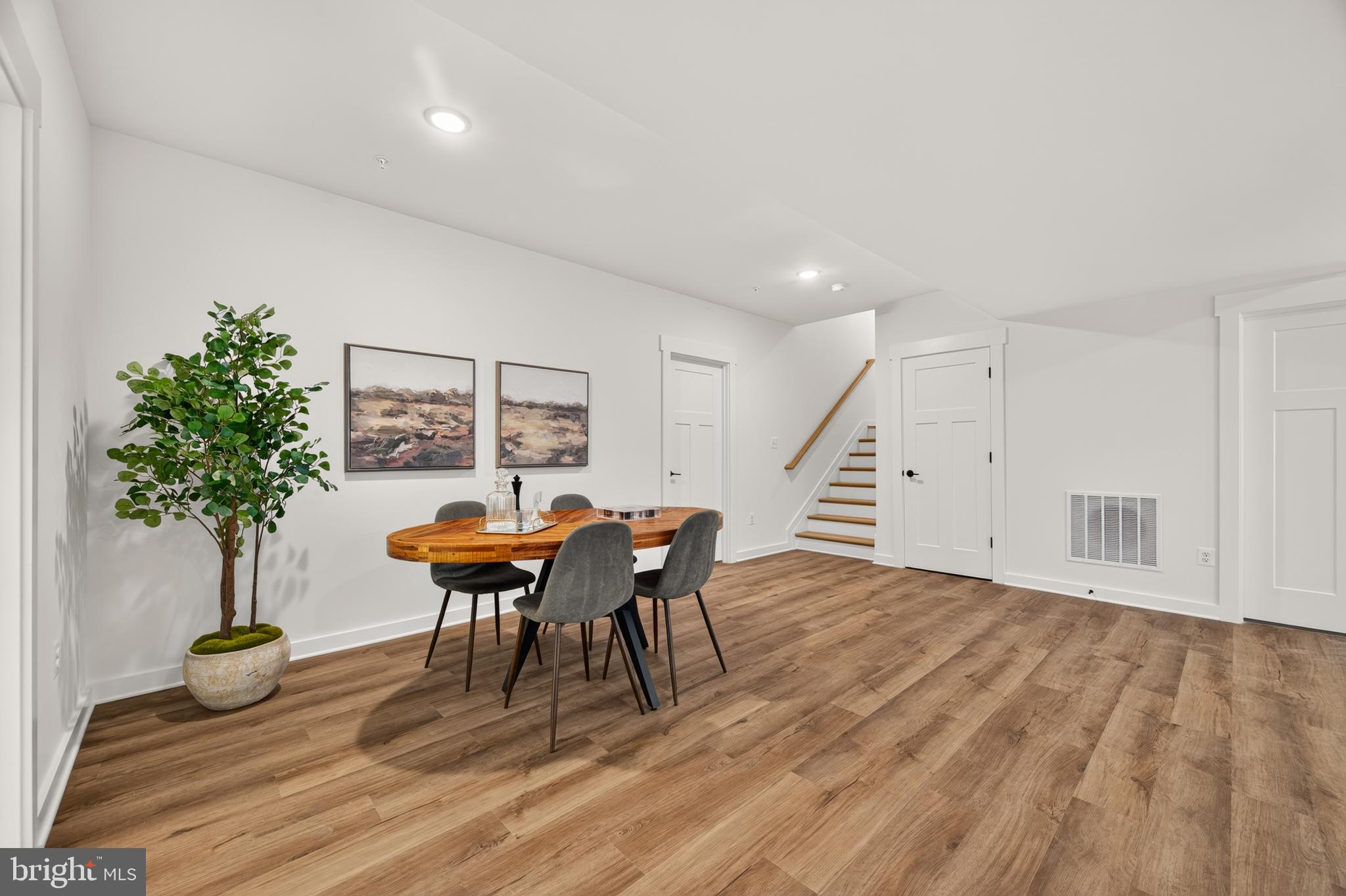 MILLERSVILLE - Residential
