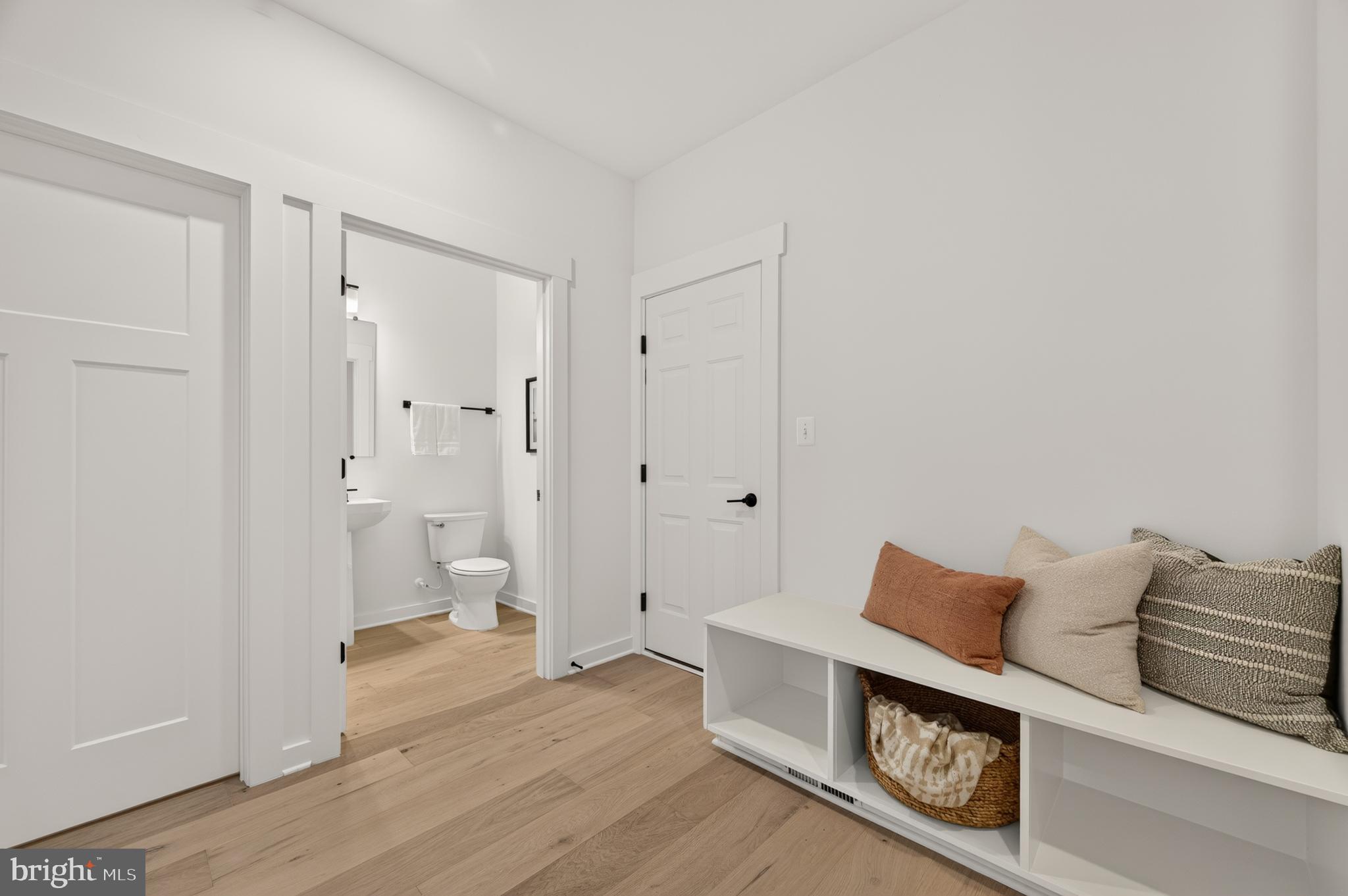 MILLERSVILLE - Residential