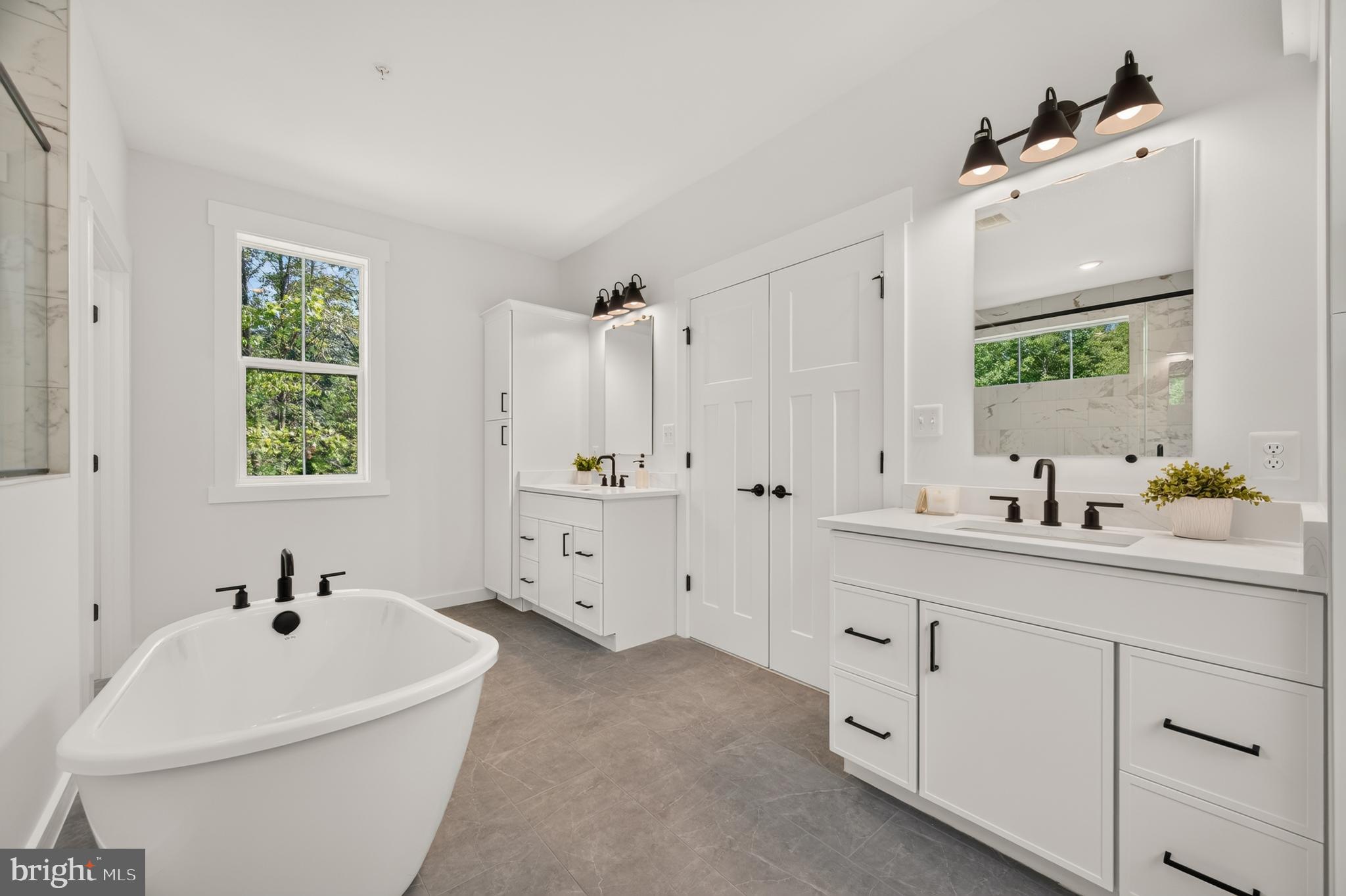 MILLERSVILLE - Residential