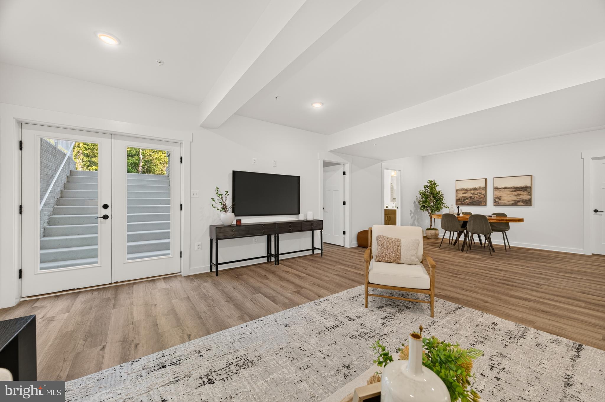 MILLERSVILLE - Residential