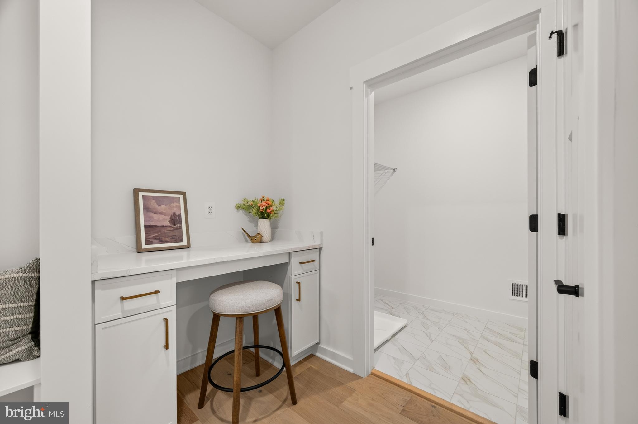 MILLERSVILLE - Residential