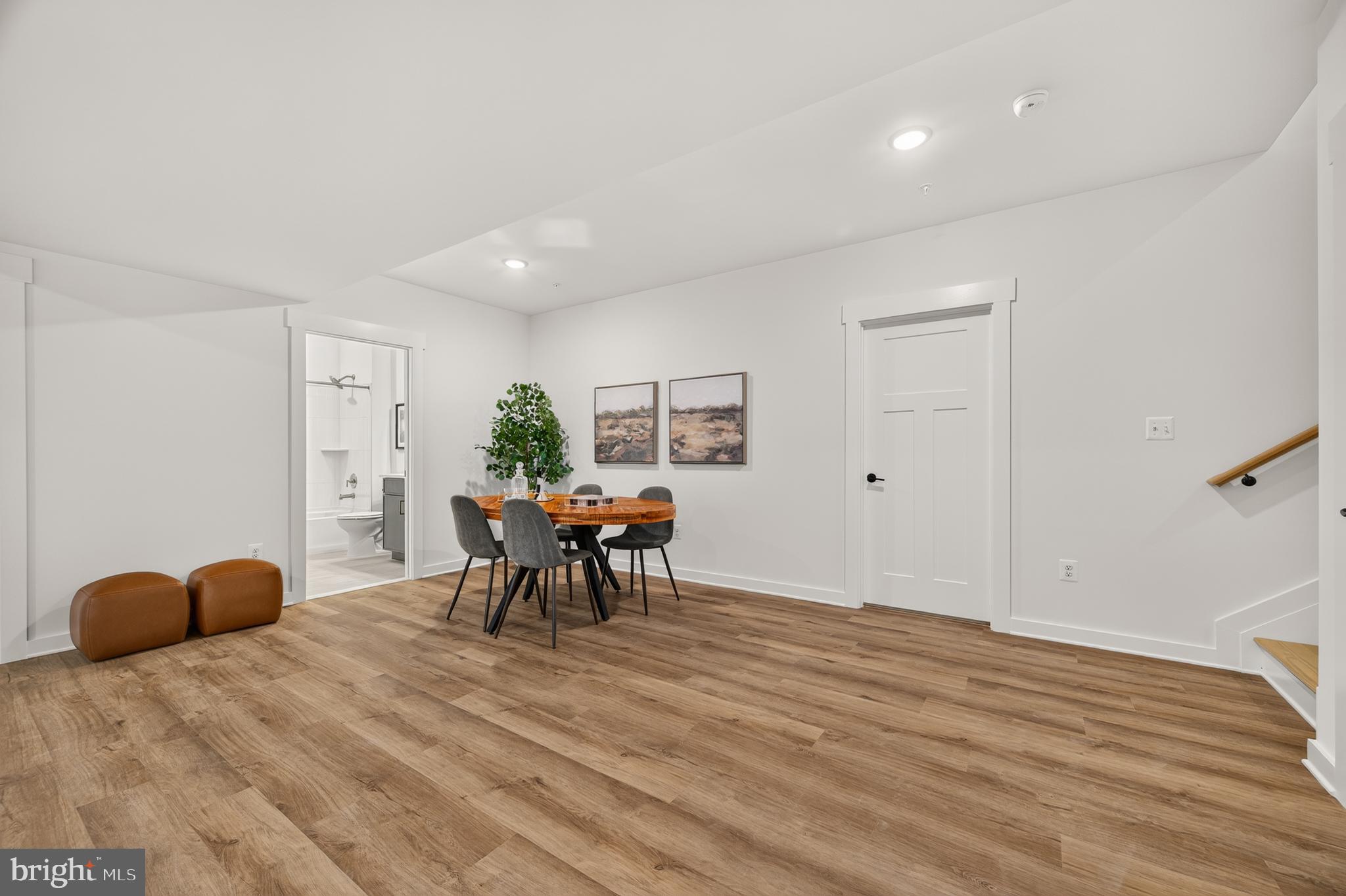 MILLERSVILLE - Residential
