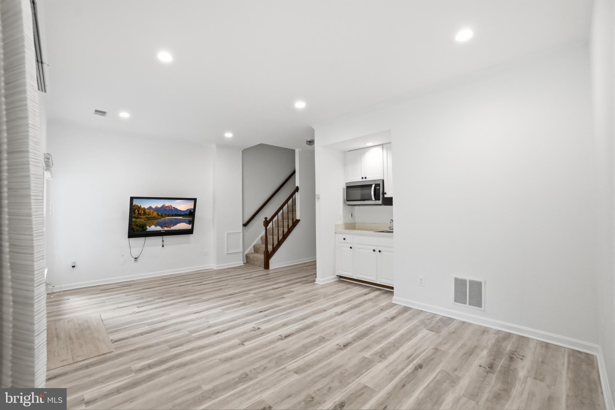 POTOMAC GROVE - Residential