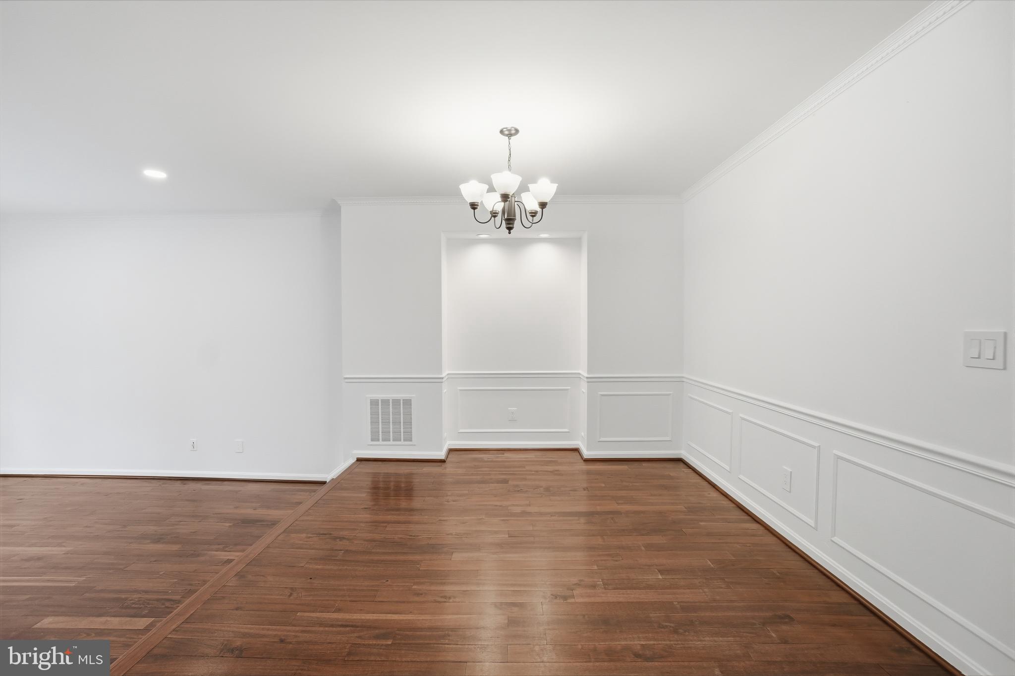 POTOMAC GROVE - Residential