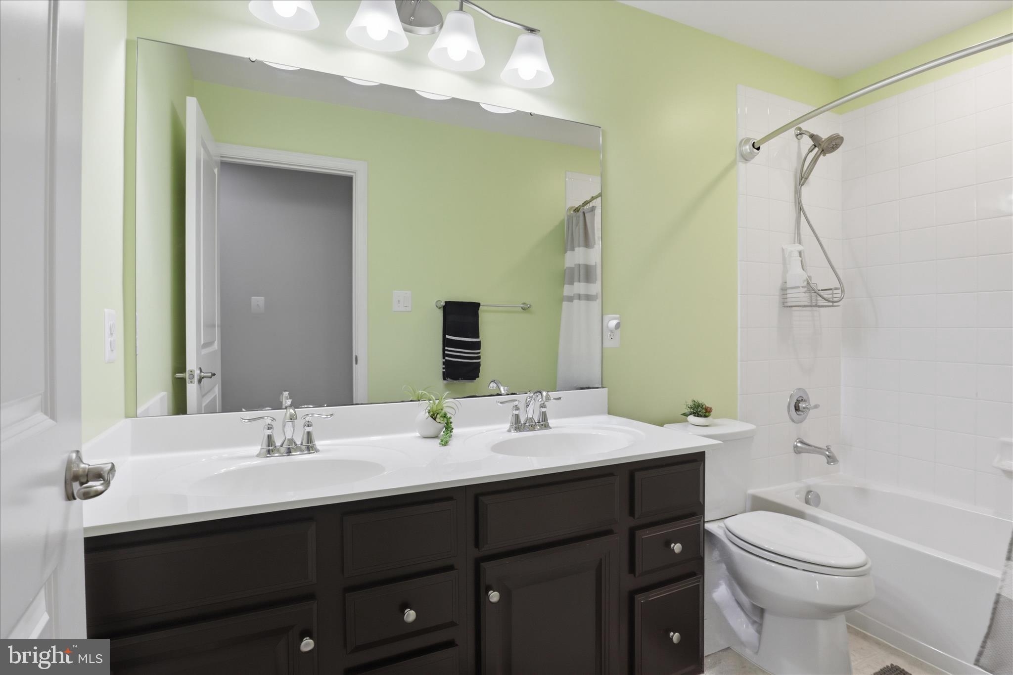 LOVETTSVILLE TOWN CENTER - Residential
