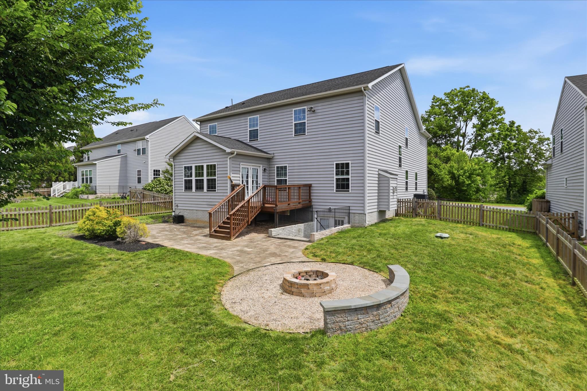 LOVETTSVILLE TOWN CENTER - Residential
