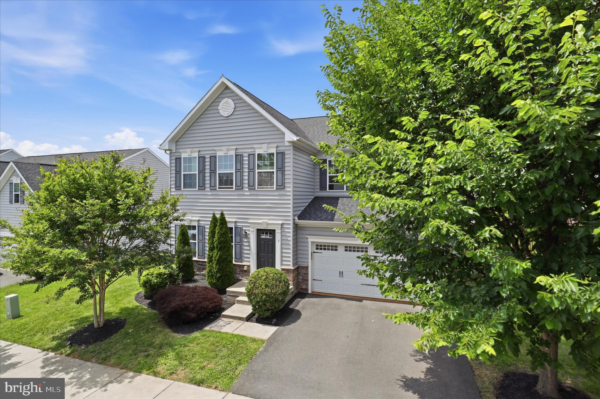 LOVETTSVILLE TOWN CENTER - Residential