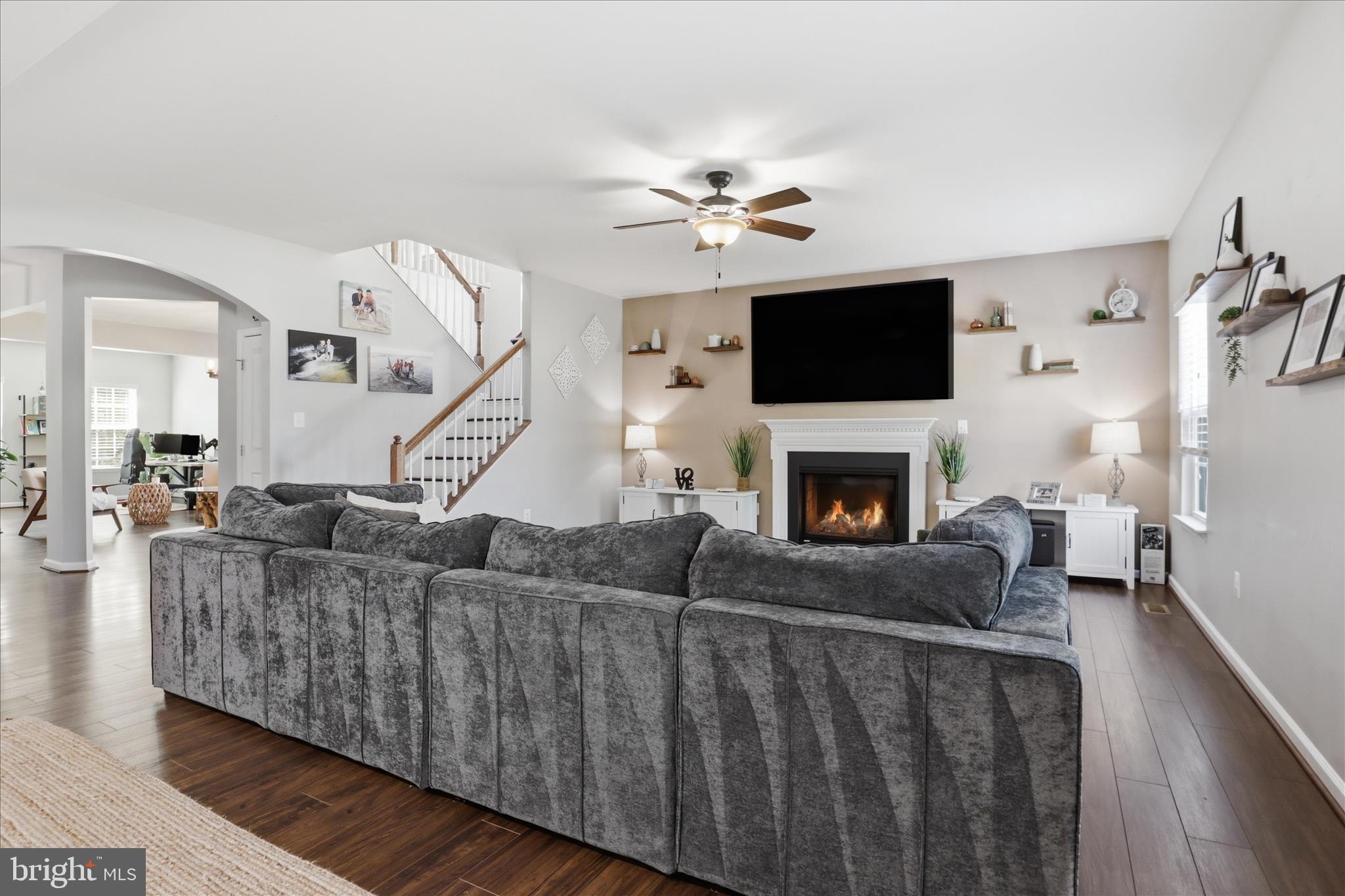 LOVETTSVILLE TOWN CENTER - Residential