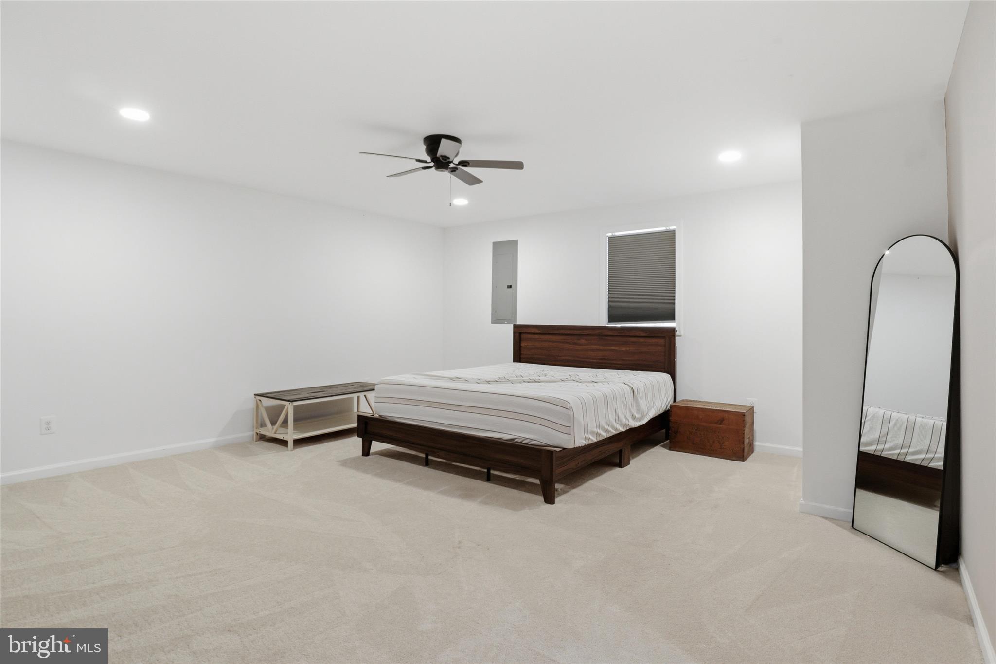 LOVETTSVILLE TOWN CENTER - Residential