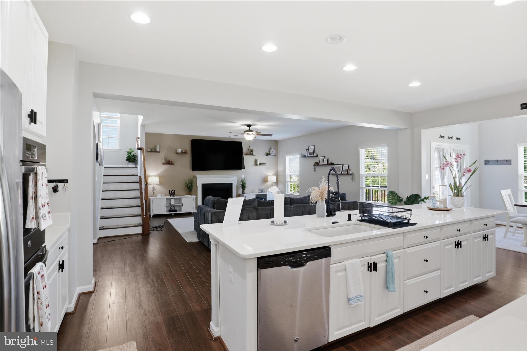 LOVETTSVILLE TOWN CENTER - Residential