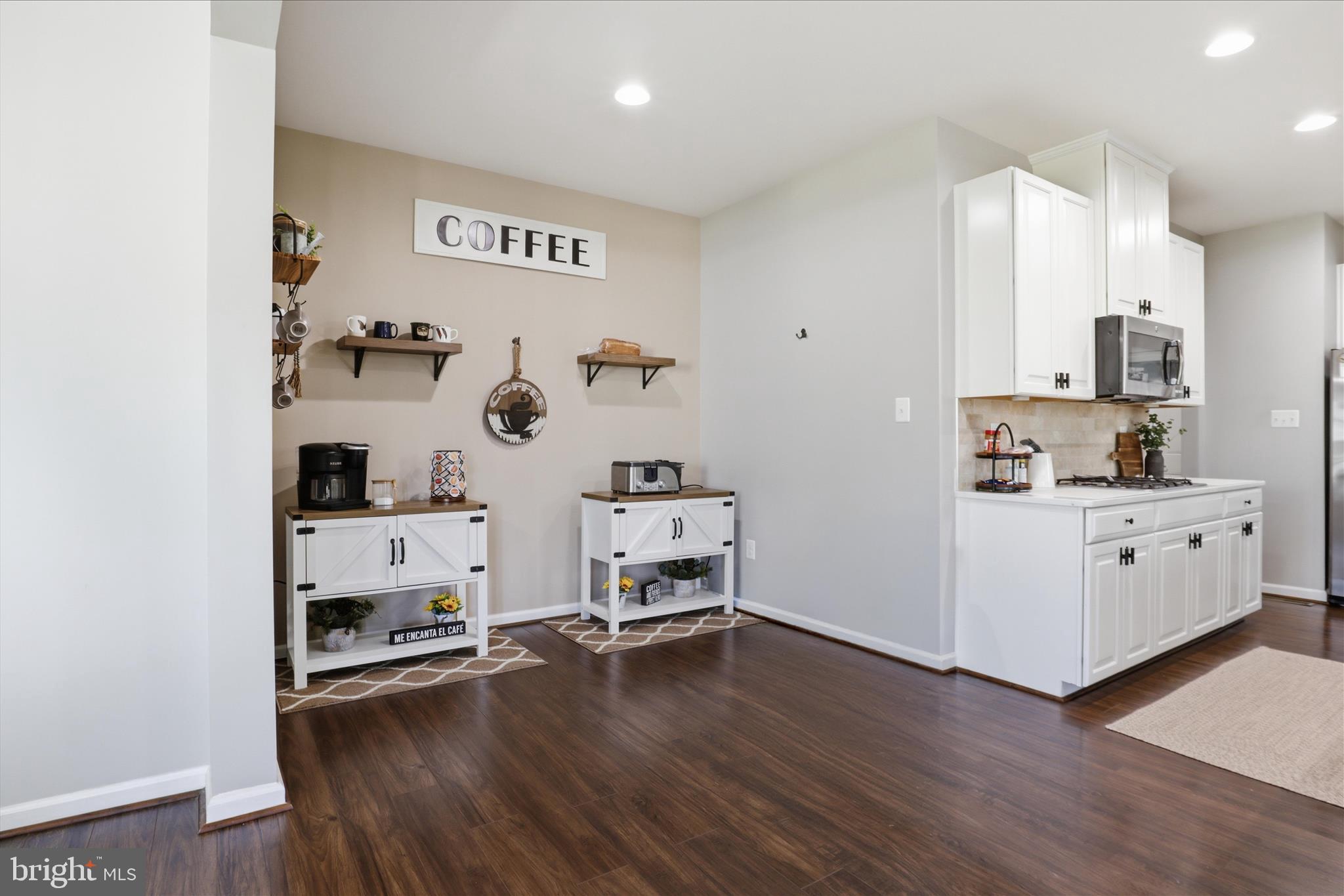 LOVETTSVILLE TOWN CENTER - Residential