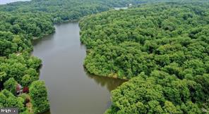 STRATFORD HARBOUR - Land