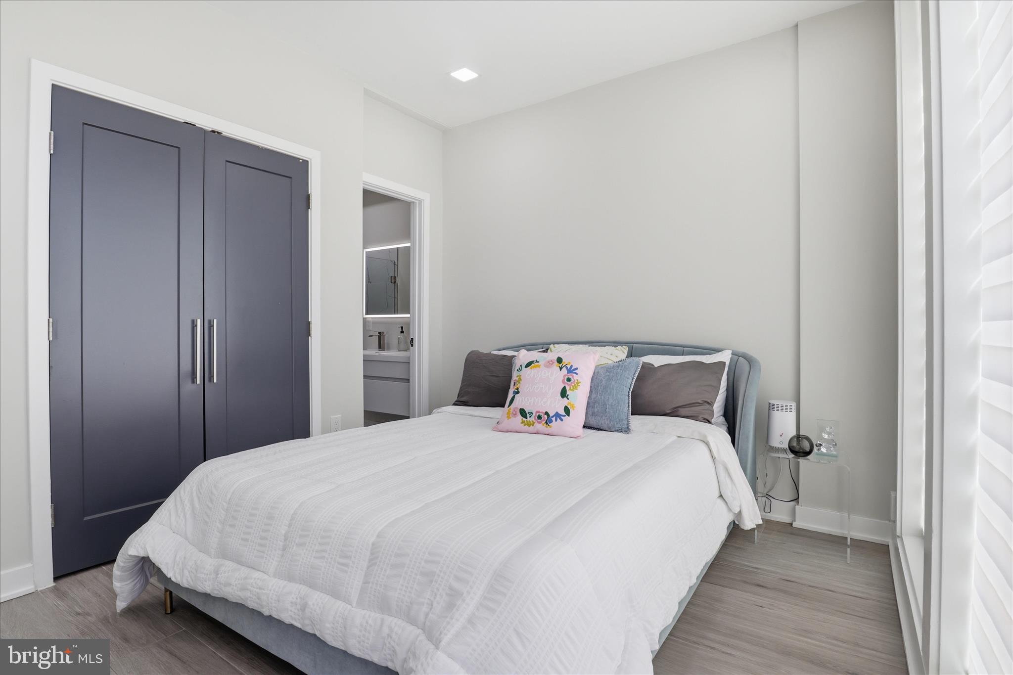 BRENTWOOD - Residential