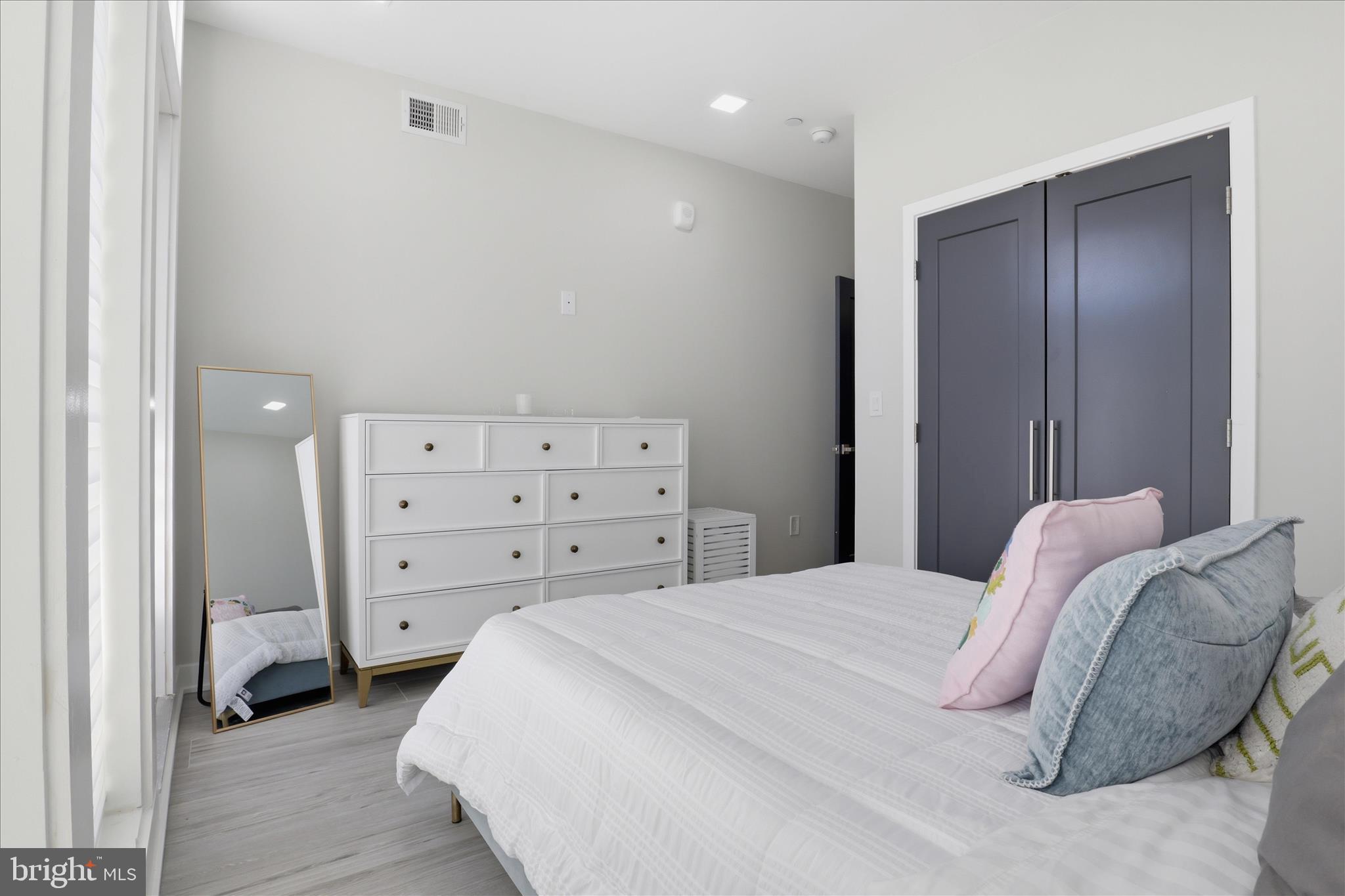 BRENTWOOD - Residential