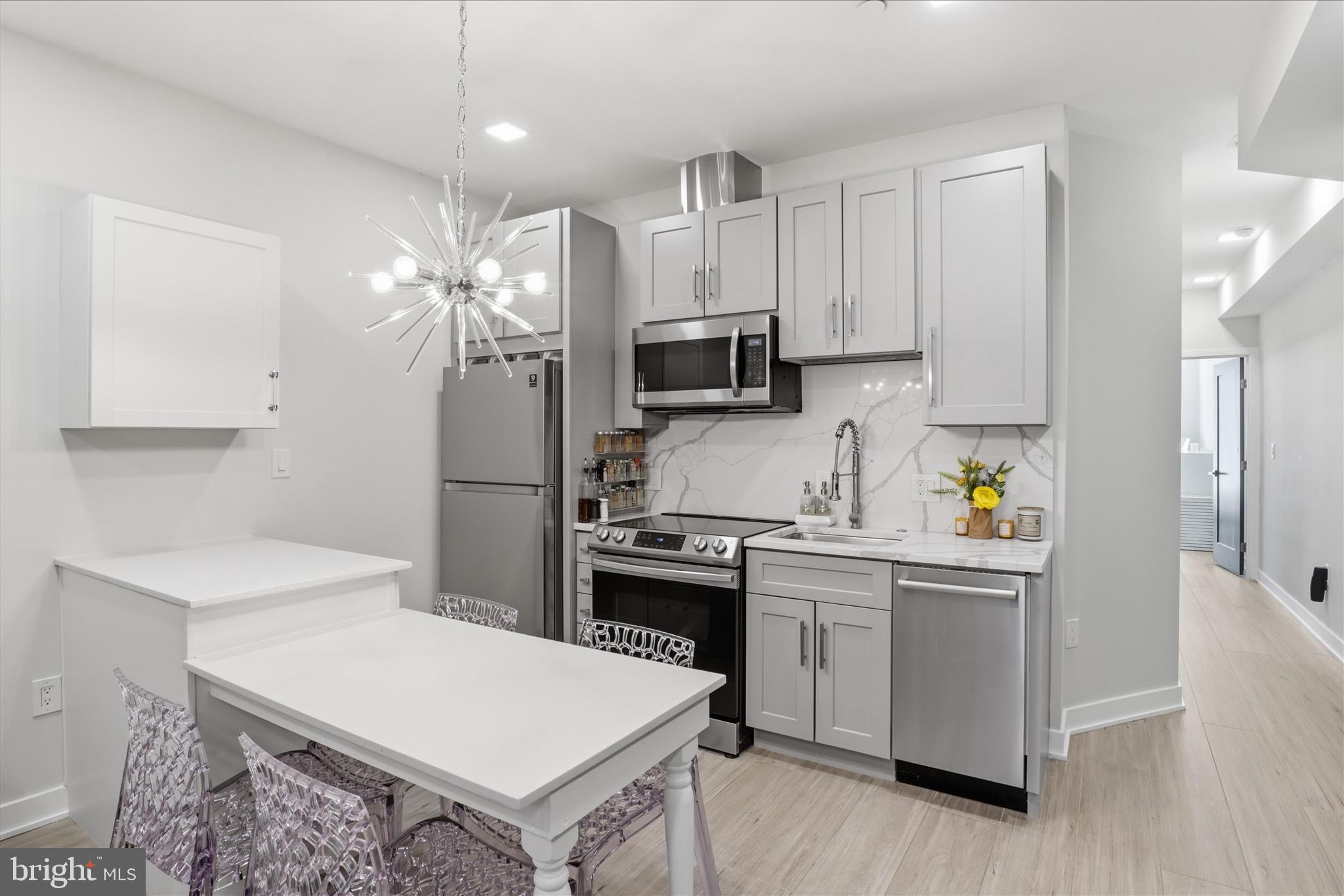 BRENTWOOD - Residential