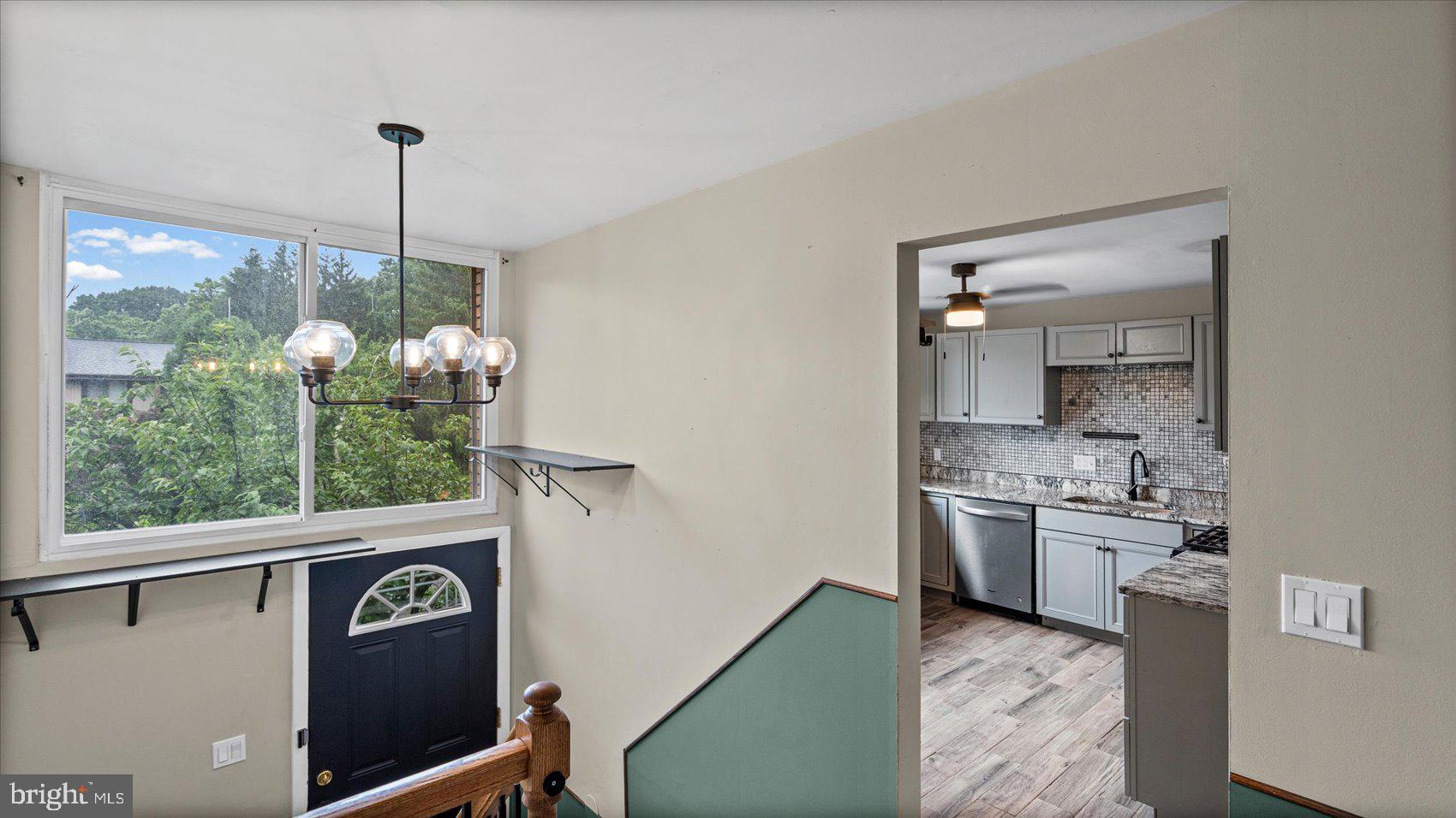 SUMMIT TOWNHOUSES - Residential