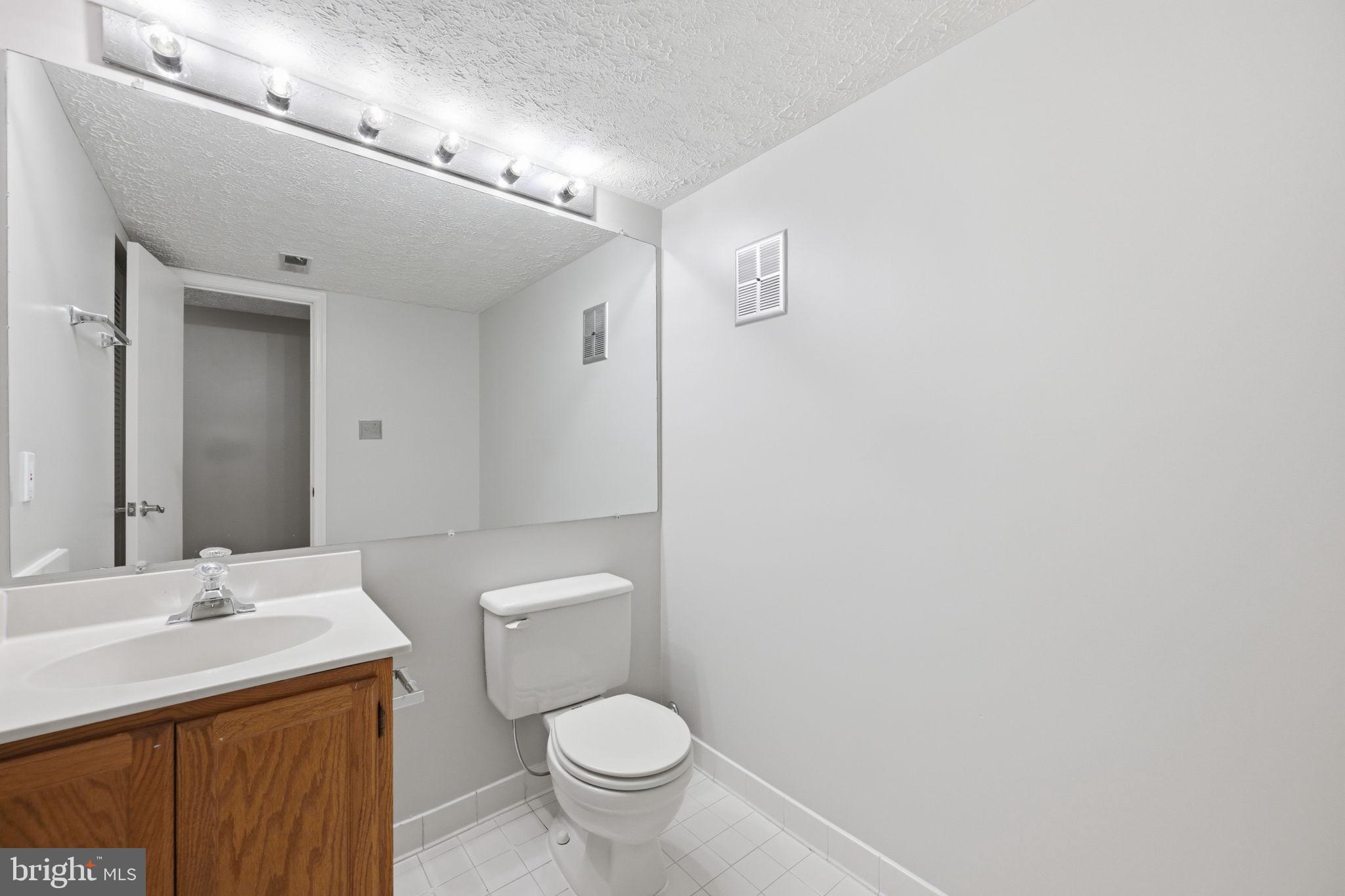 VALLEY STREAM ESTATES - Residential