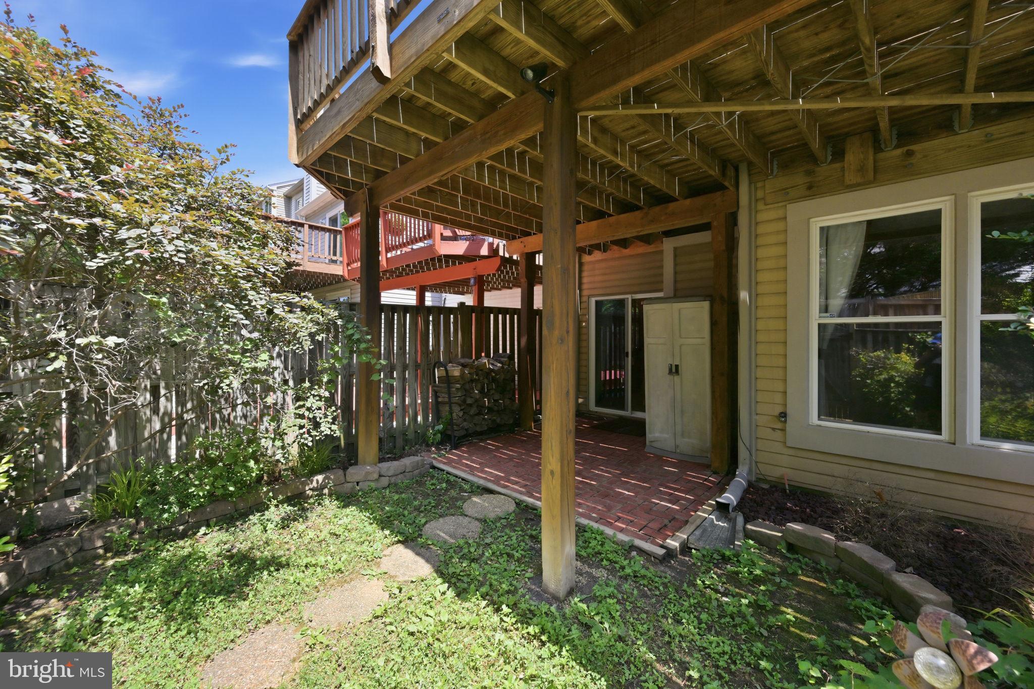 VALLEY STREAM ESTATES - Residential
