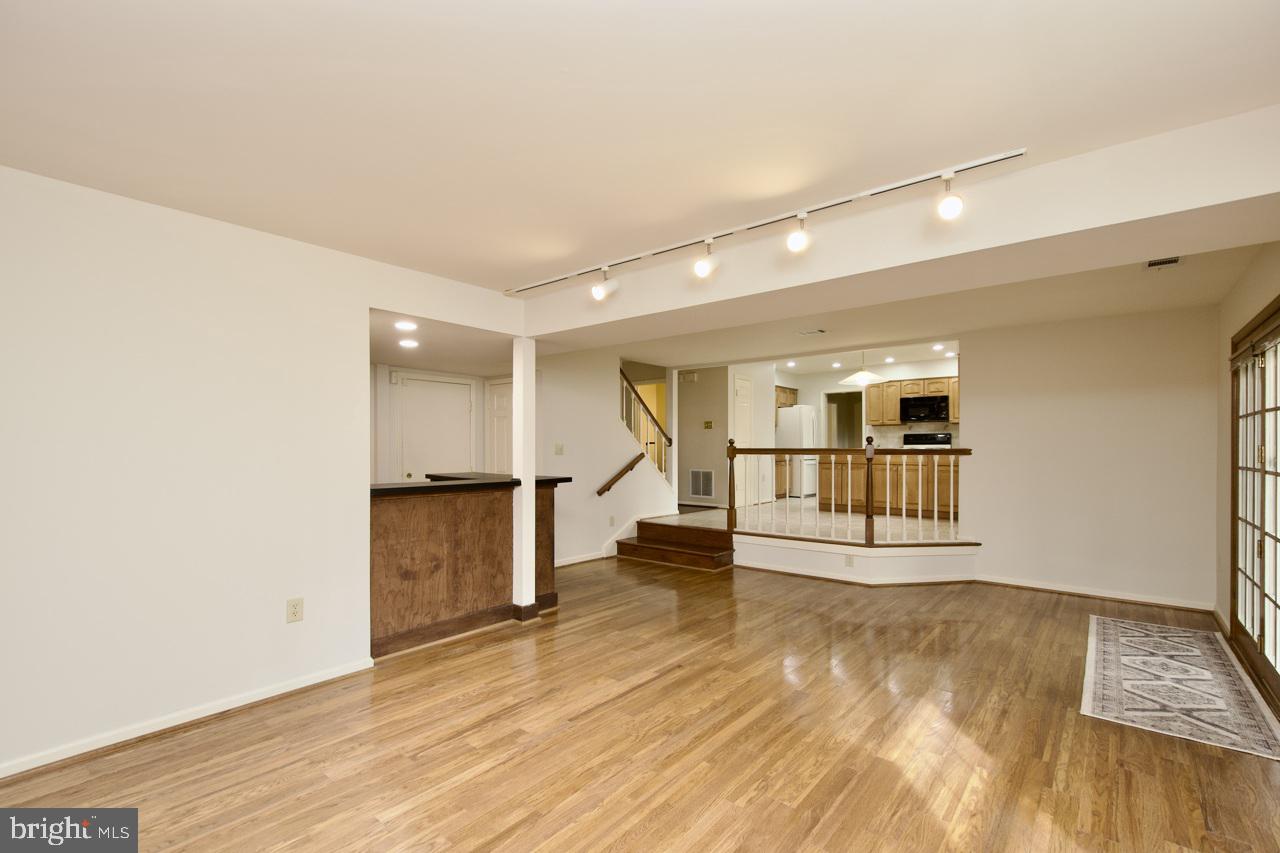 GEORGE MASON FOREST - Residential