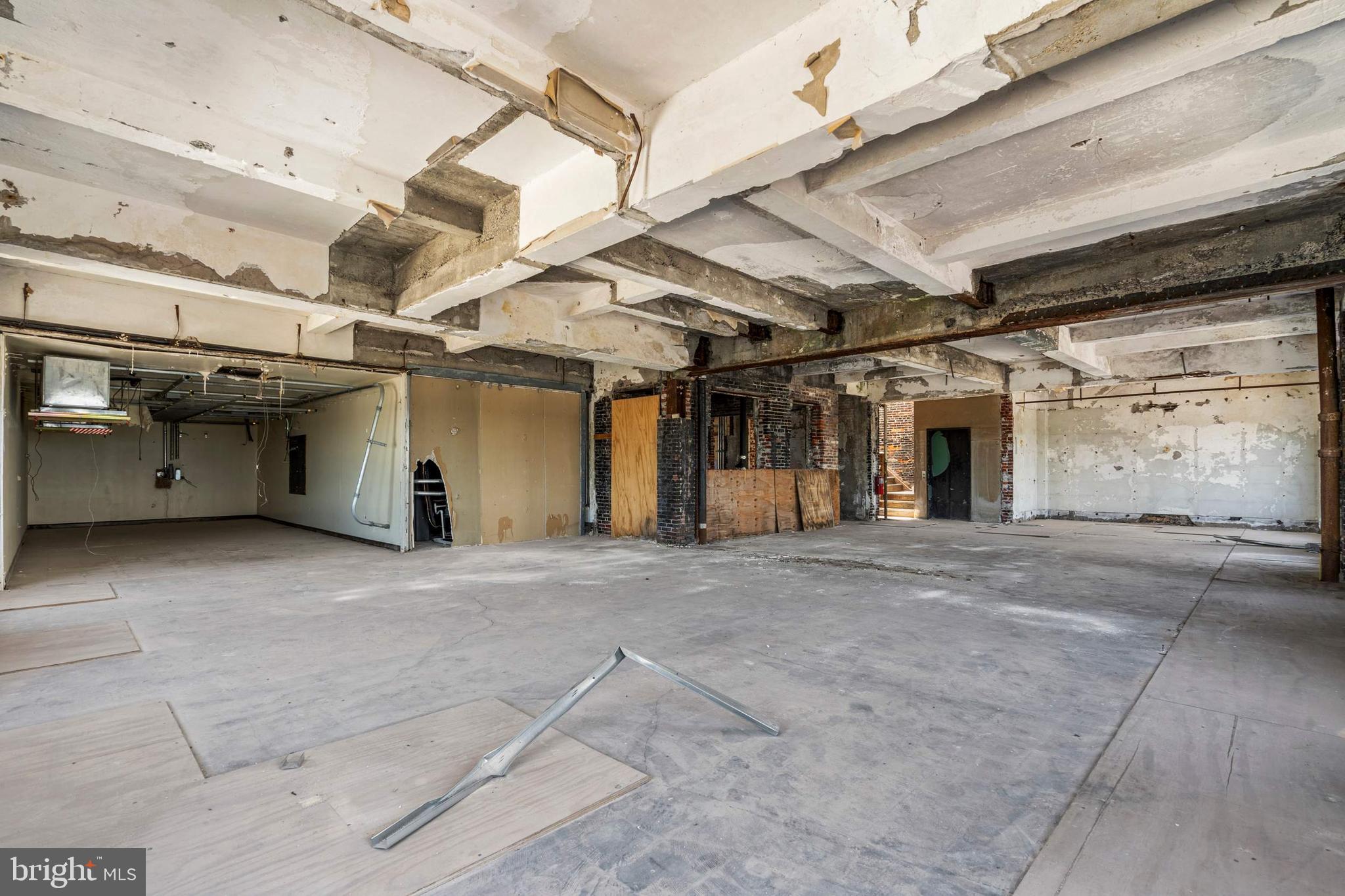 WEST PHILADELPHIA - Commercial Sale