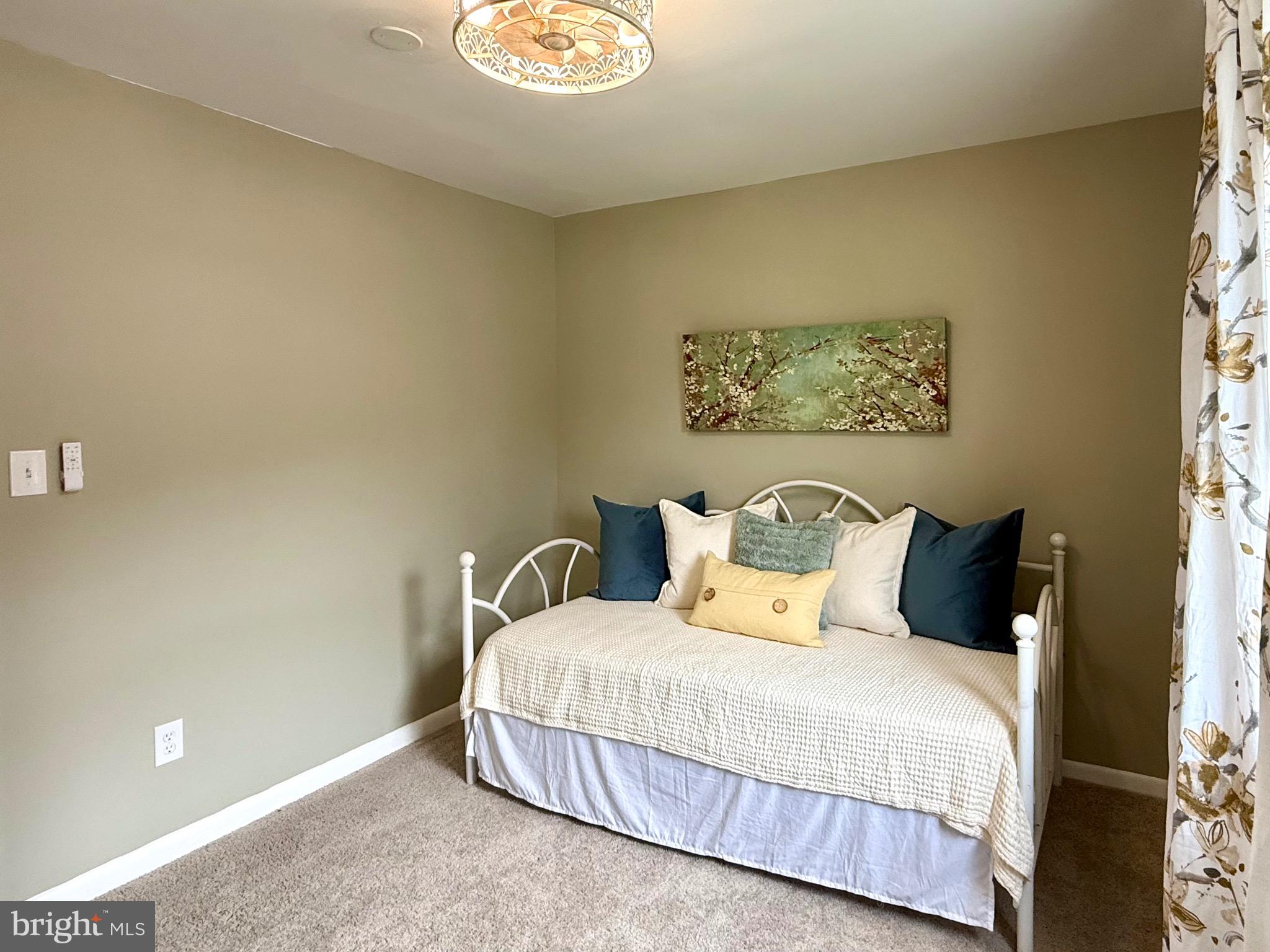SAVAGE MEADOWS - Residential