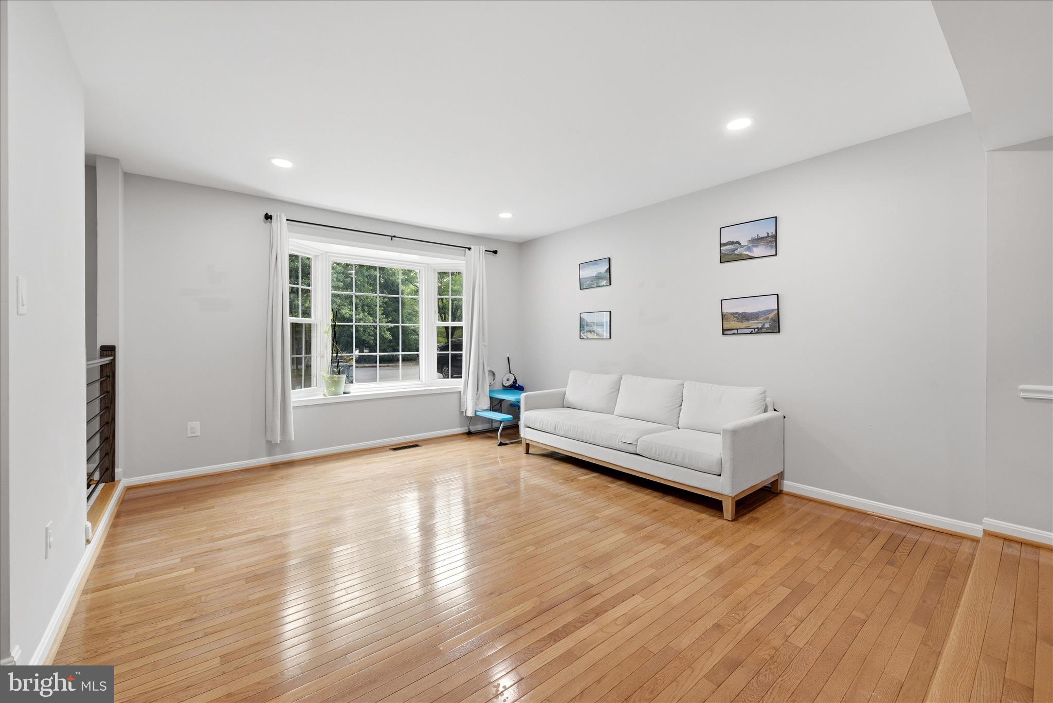 RESTON - Residential