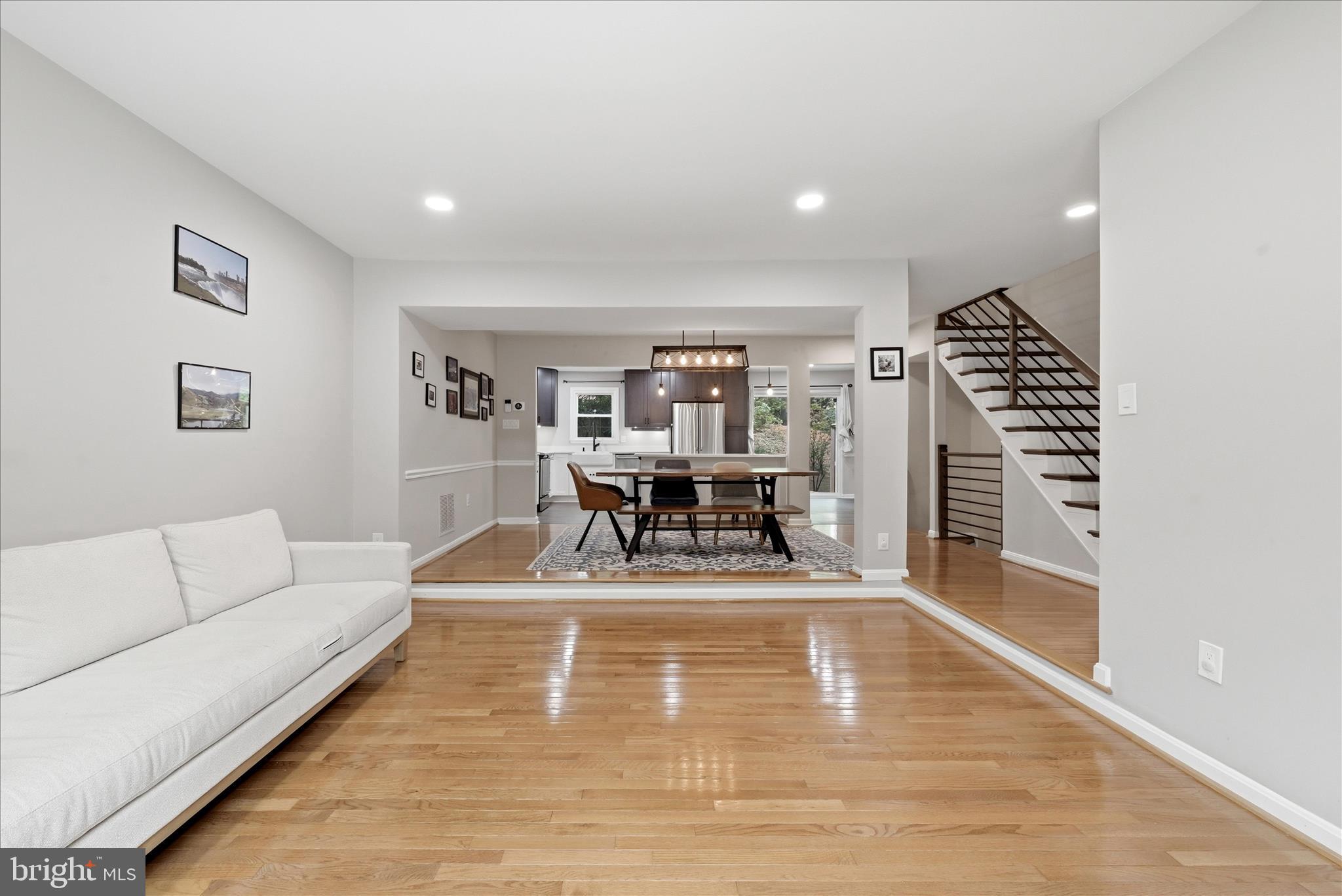 RESTON - Residential