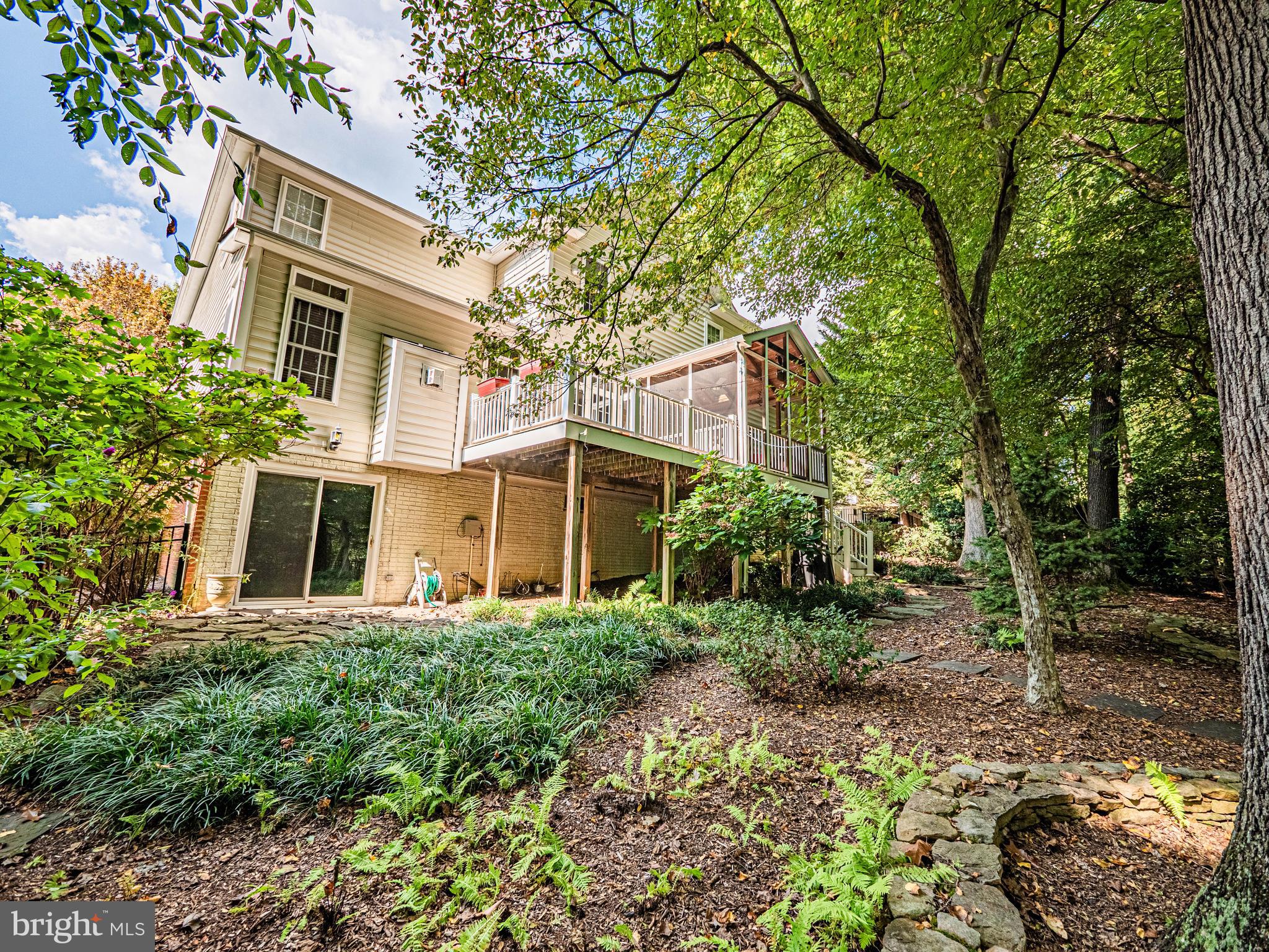 LAKELANDS - Residential
