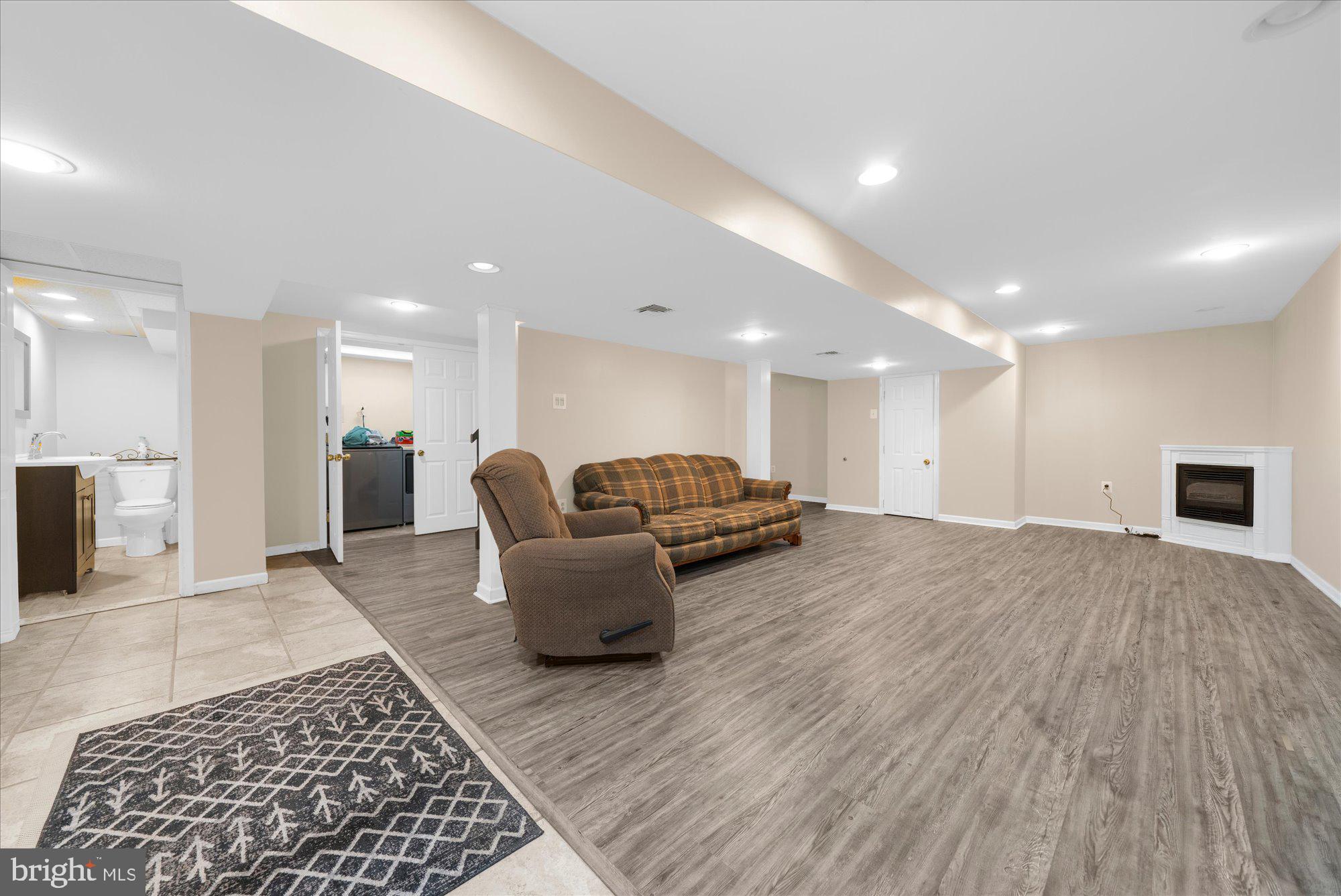 HUGHES PARK - Residential