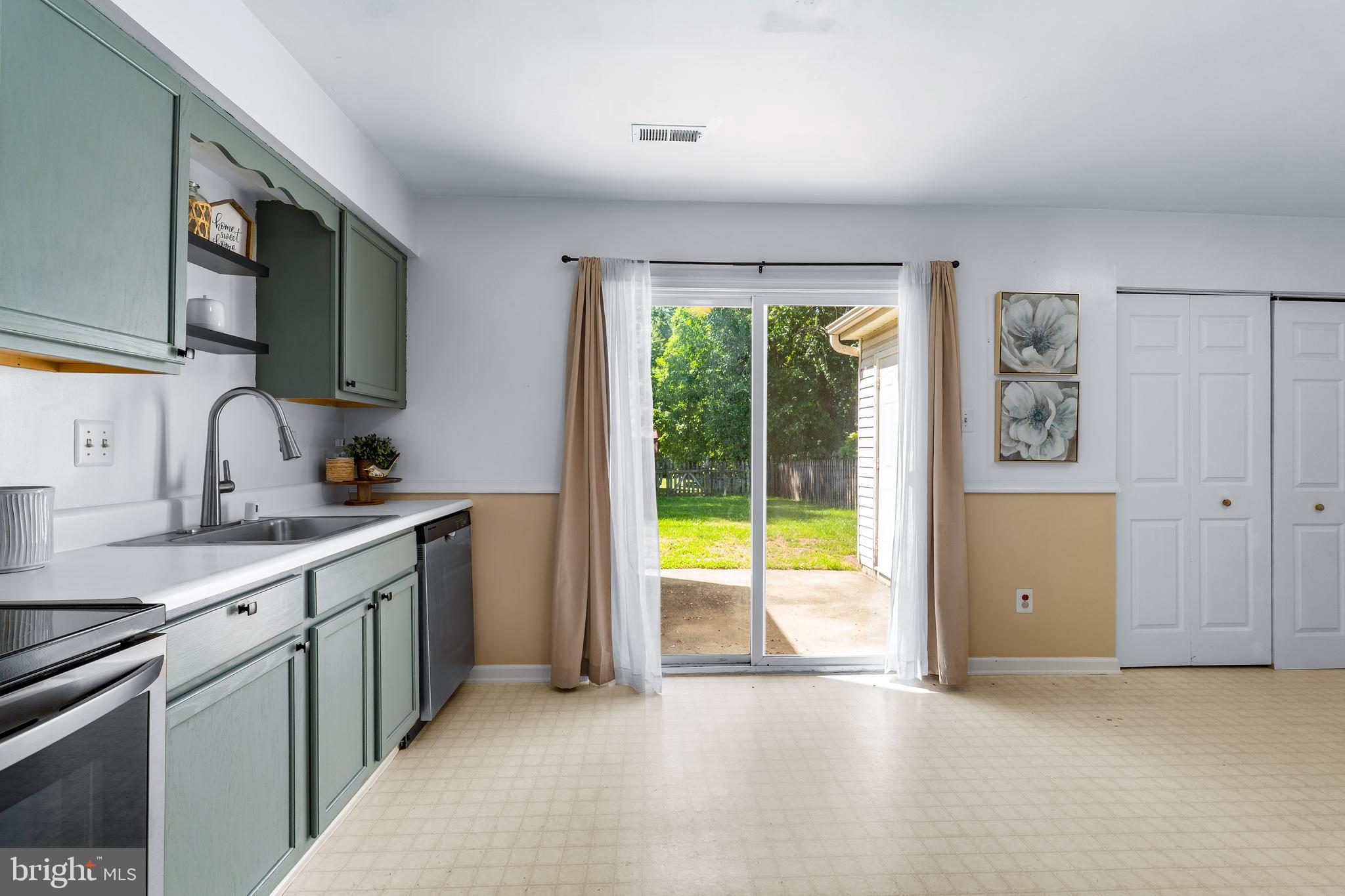 CHESAPEAKE LANDING - Residential