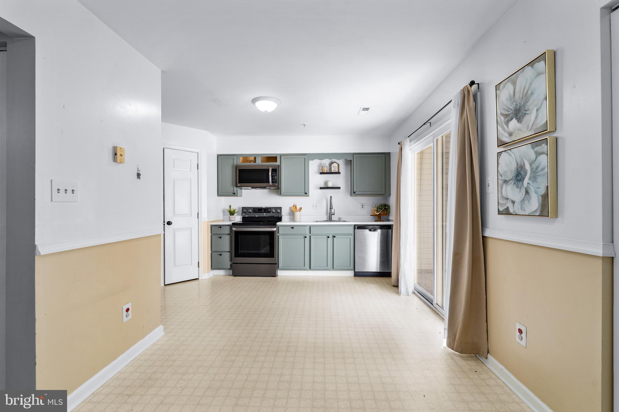 CHESAPEAKE LANDING - Residential