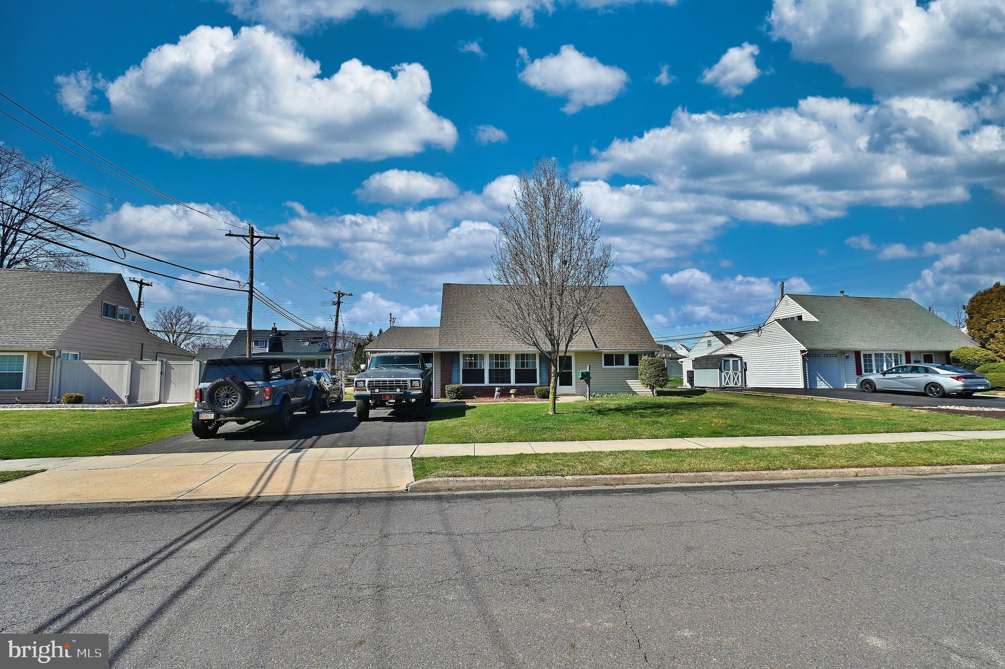 TWIN OAKS - Residential