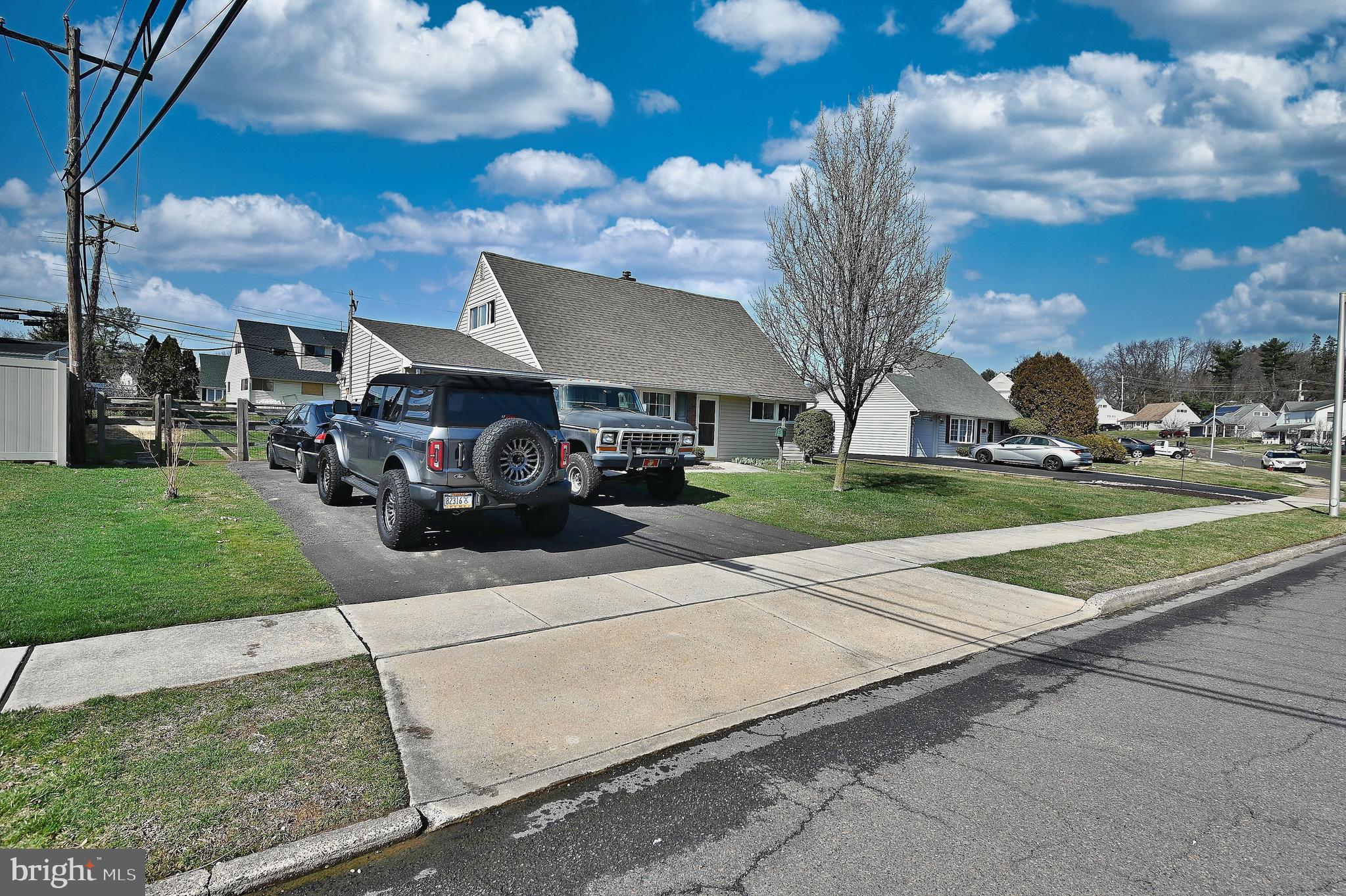 TWIN OAKS - Residential