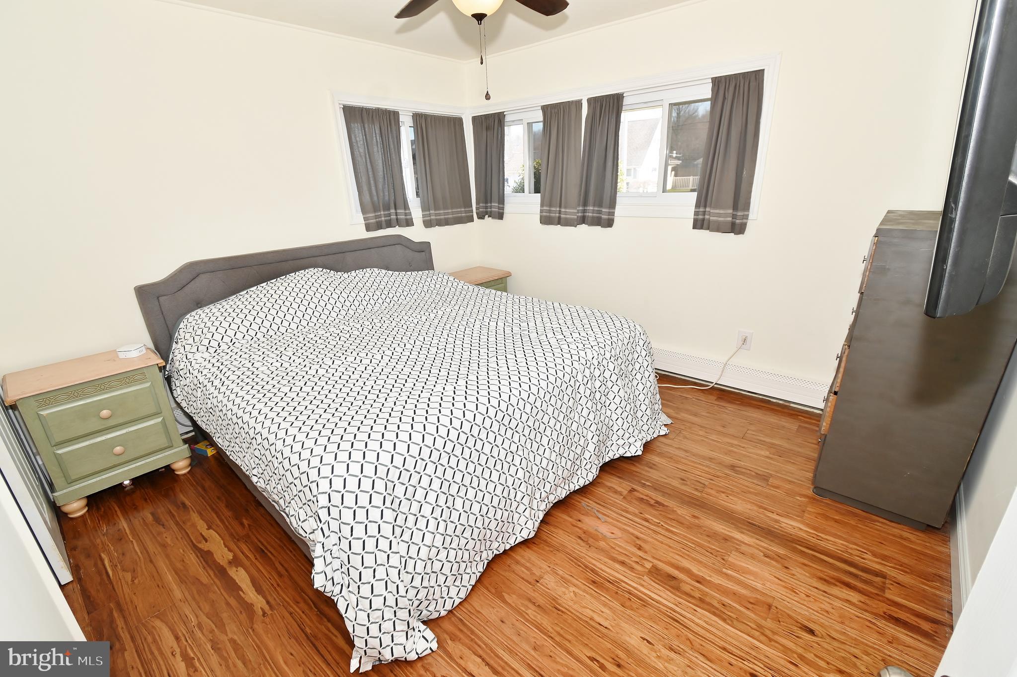 TWIN OAKS - Residential
