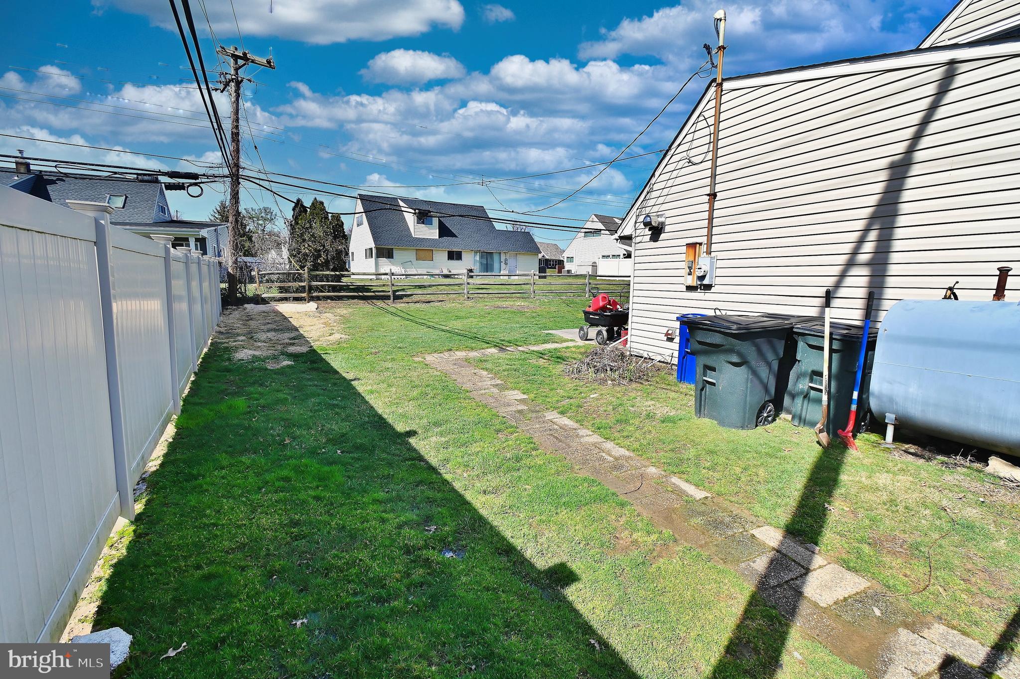 TWIN OAKS - Residential