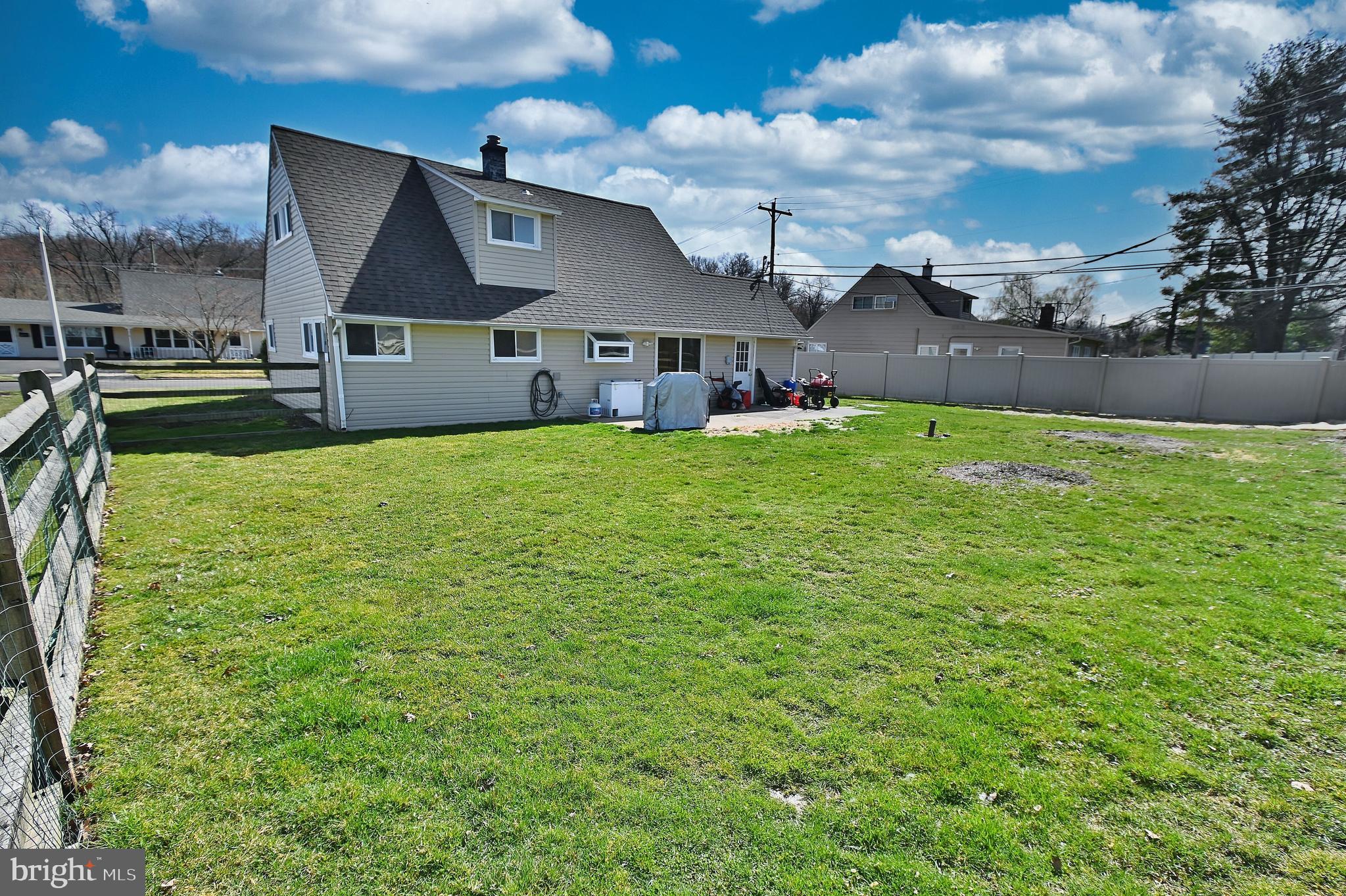 TWIN OAKS - Residential