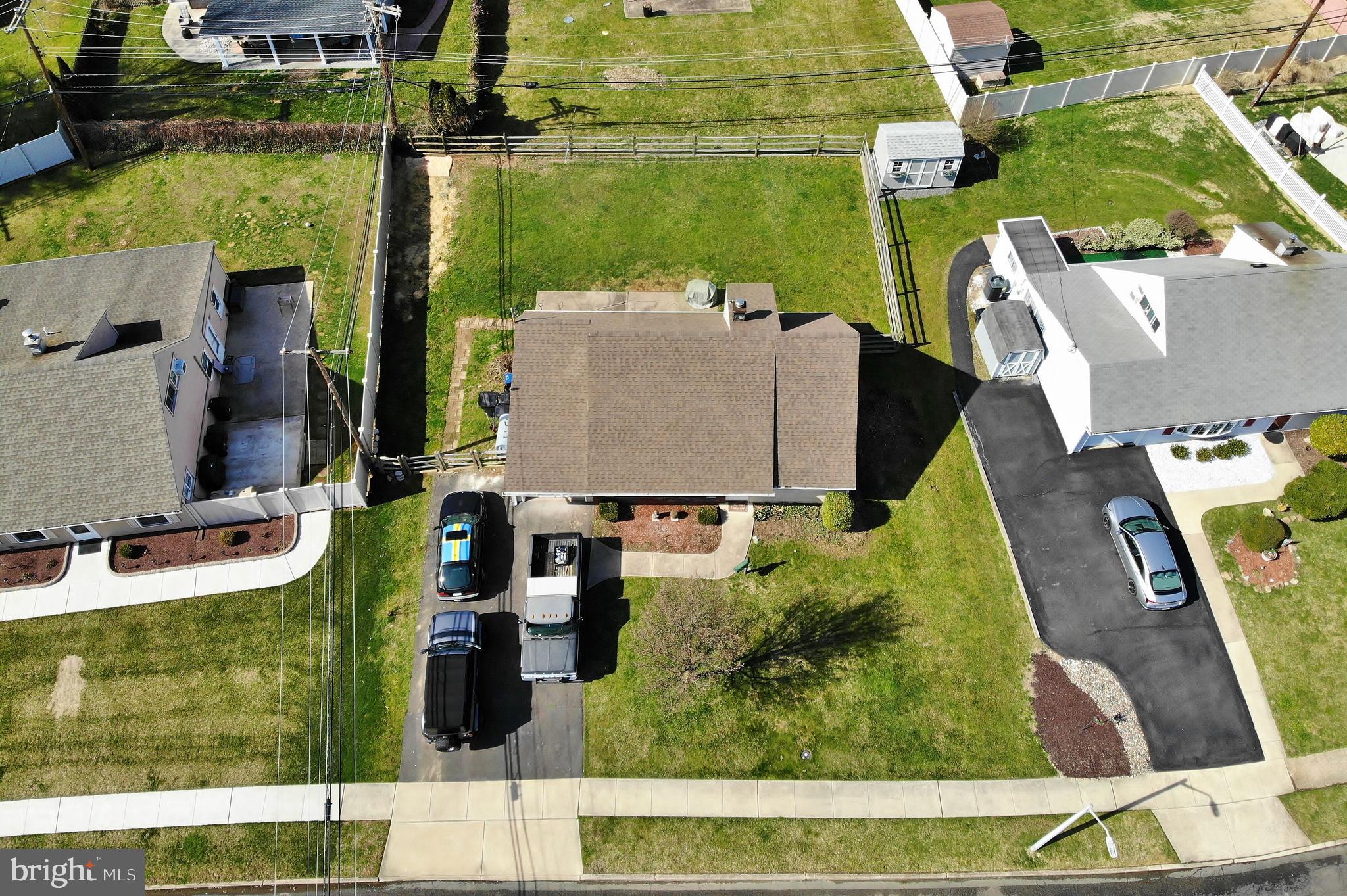 TWIN OAKS - Residential