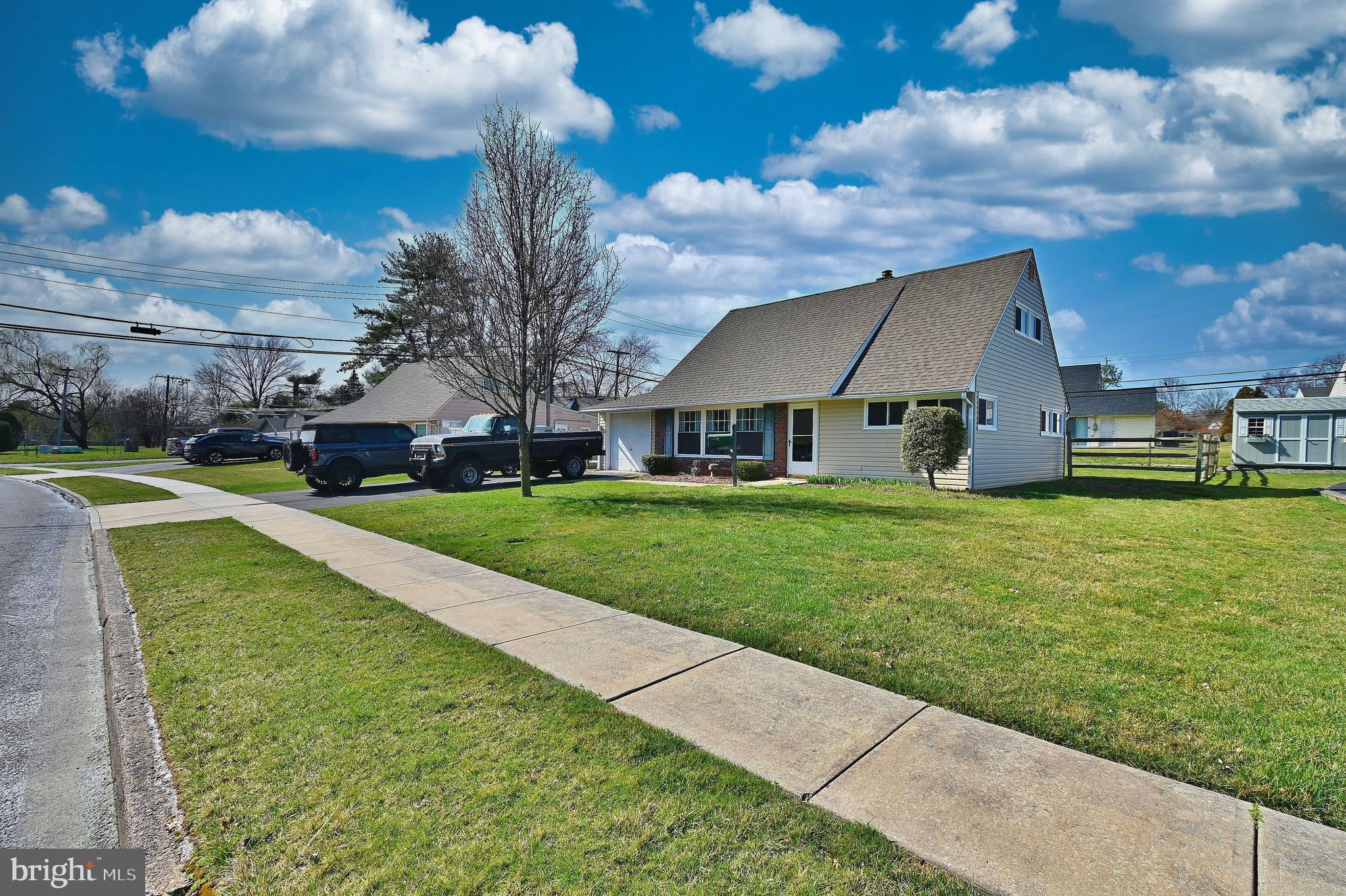 TWIN OAKS - Residential