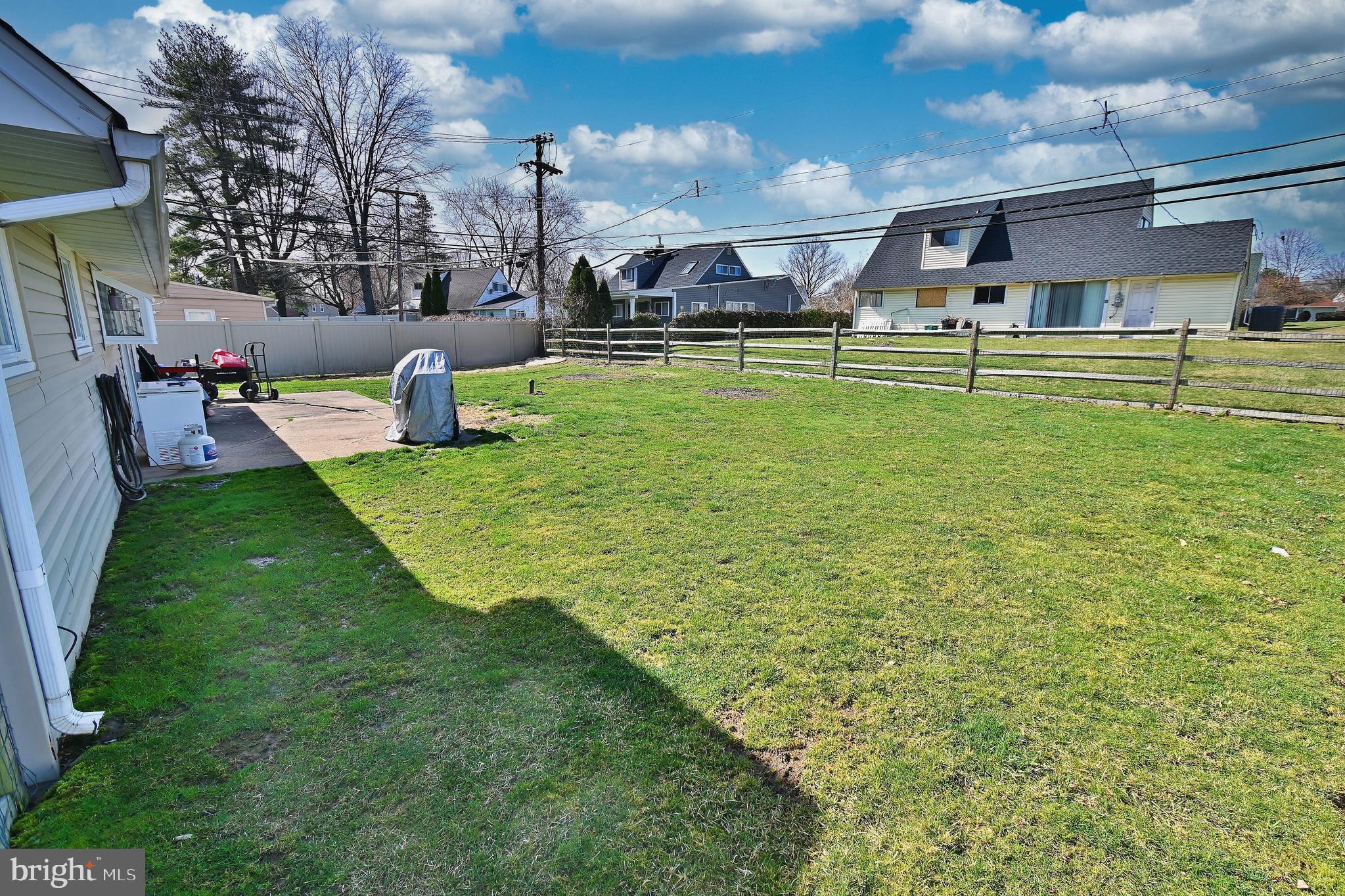 TWIN OAKS - Residential
