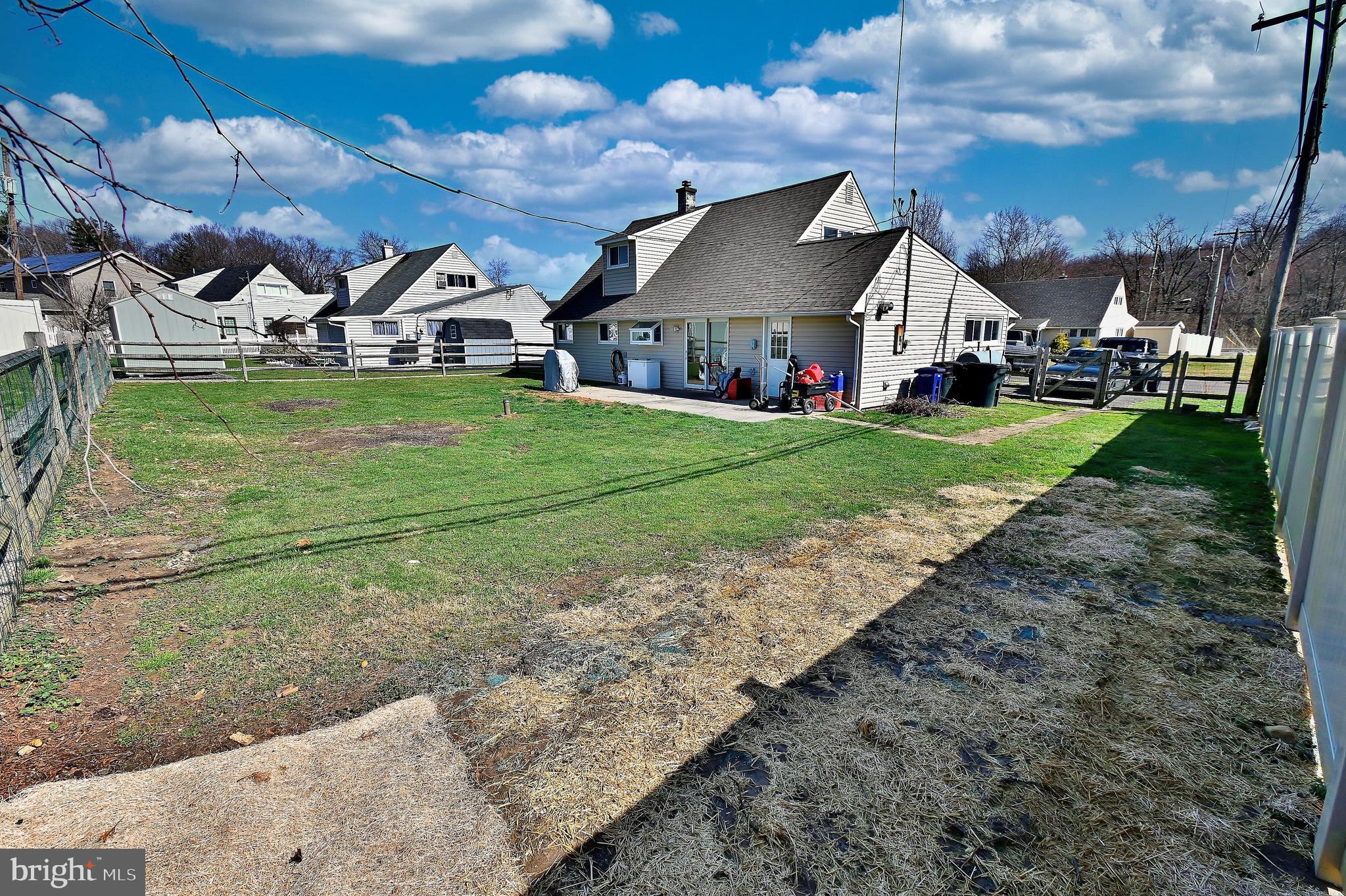 TWIN OAKS - Residential